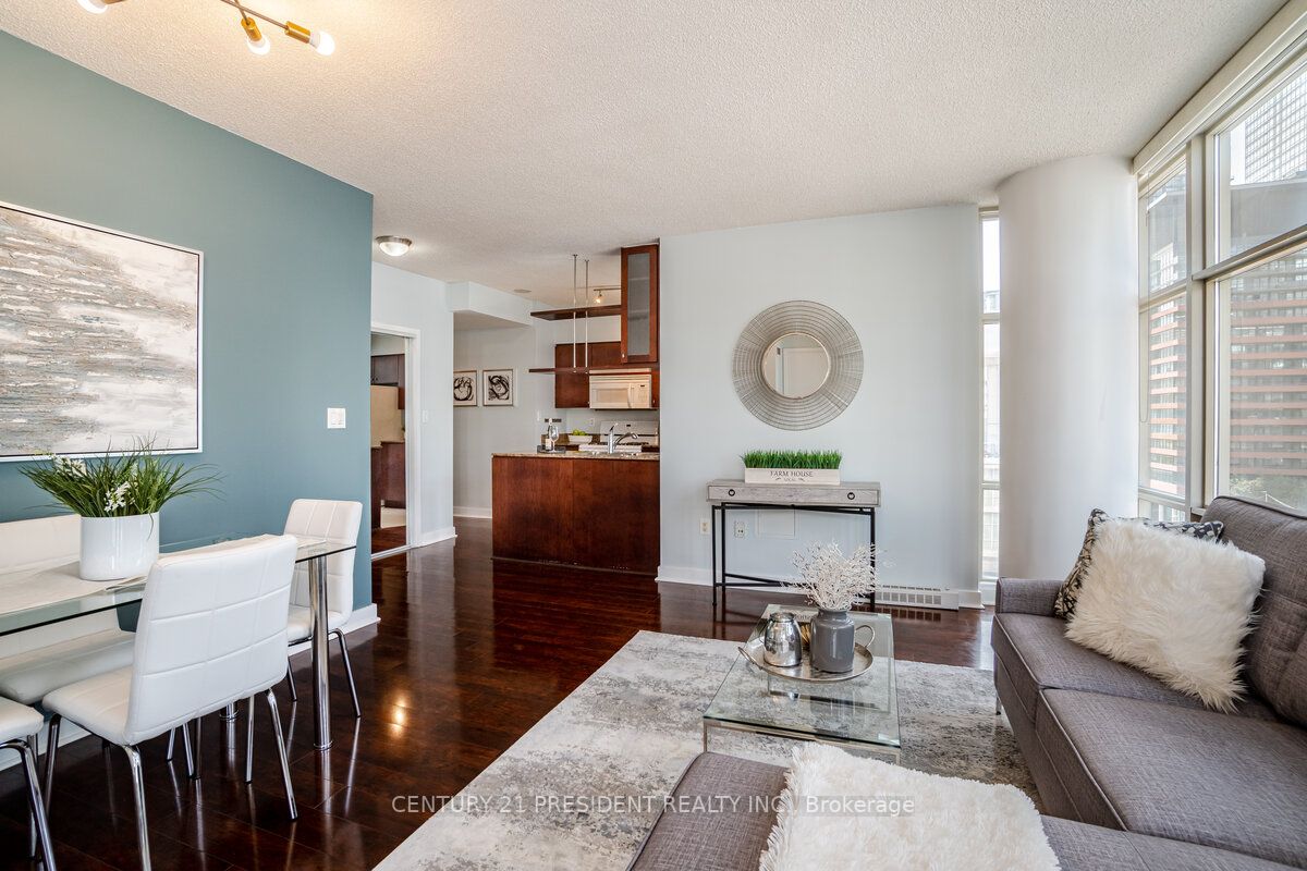 10 Navy Wharf Crt, #906