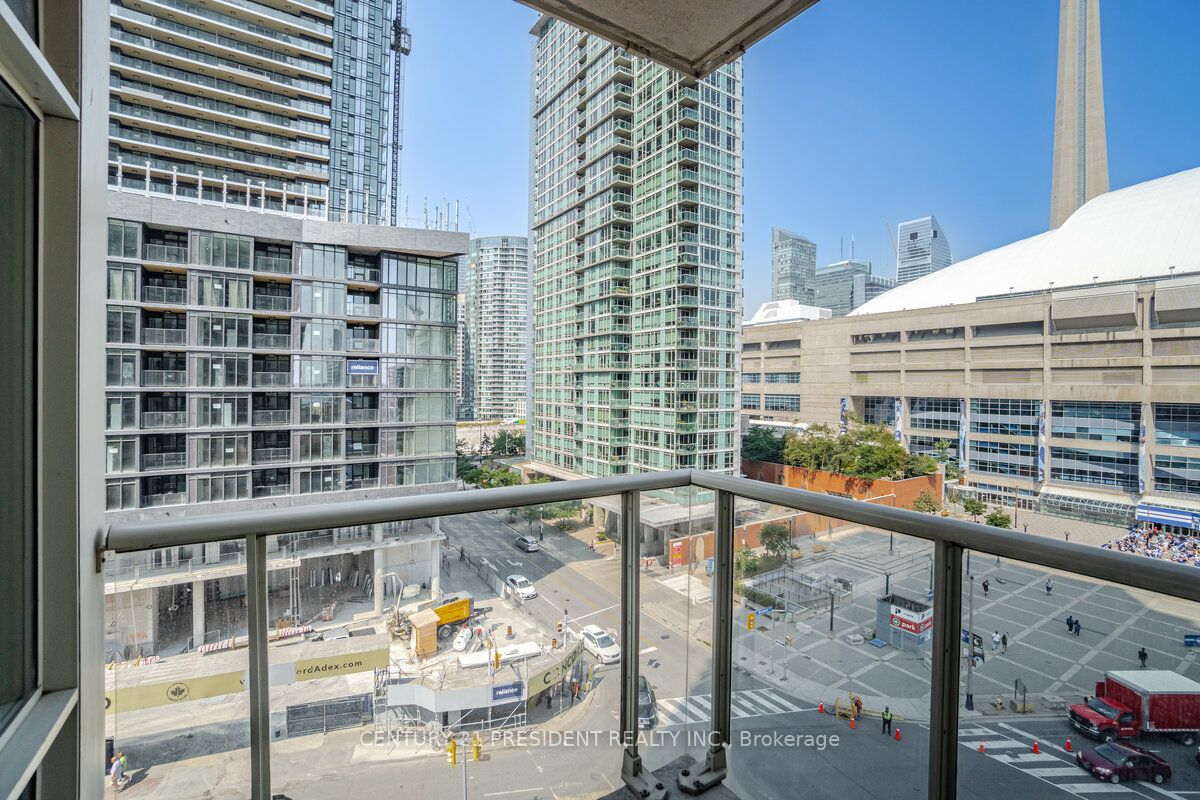 10 Navy Wharf Crt, #906