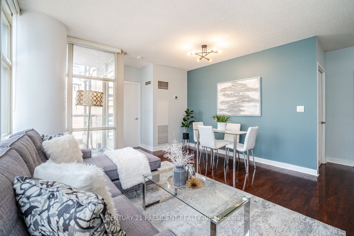 10 Navy Wharf Crt, #906