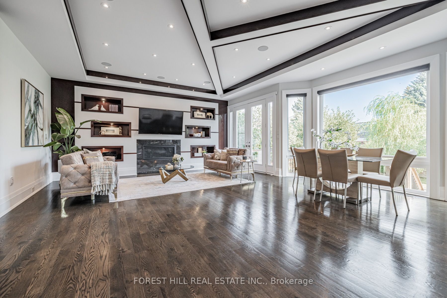261 Patricia Avenue
