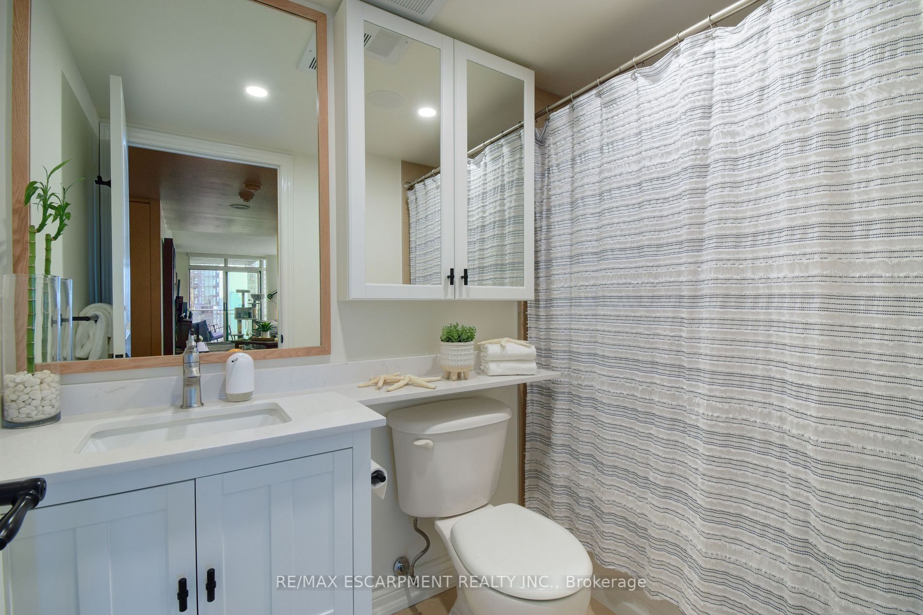 381 Front St W, #1908