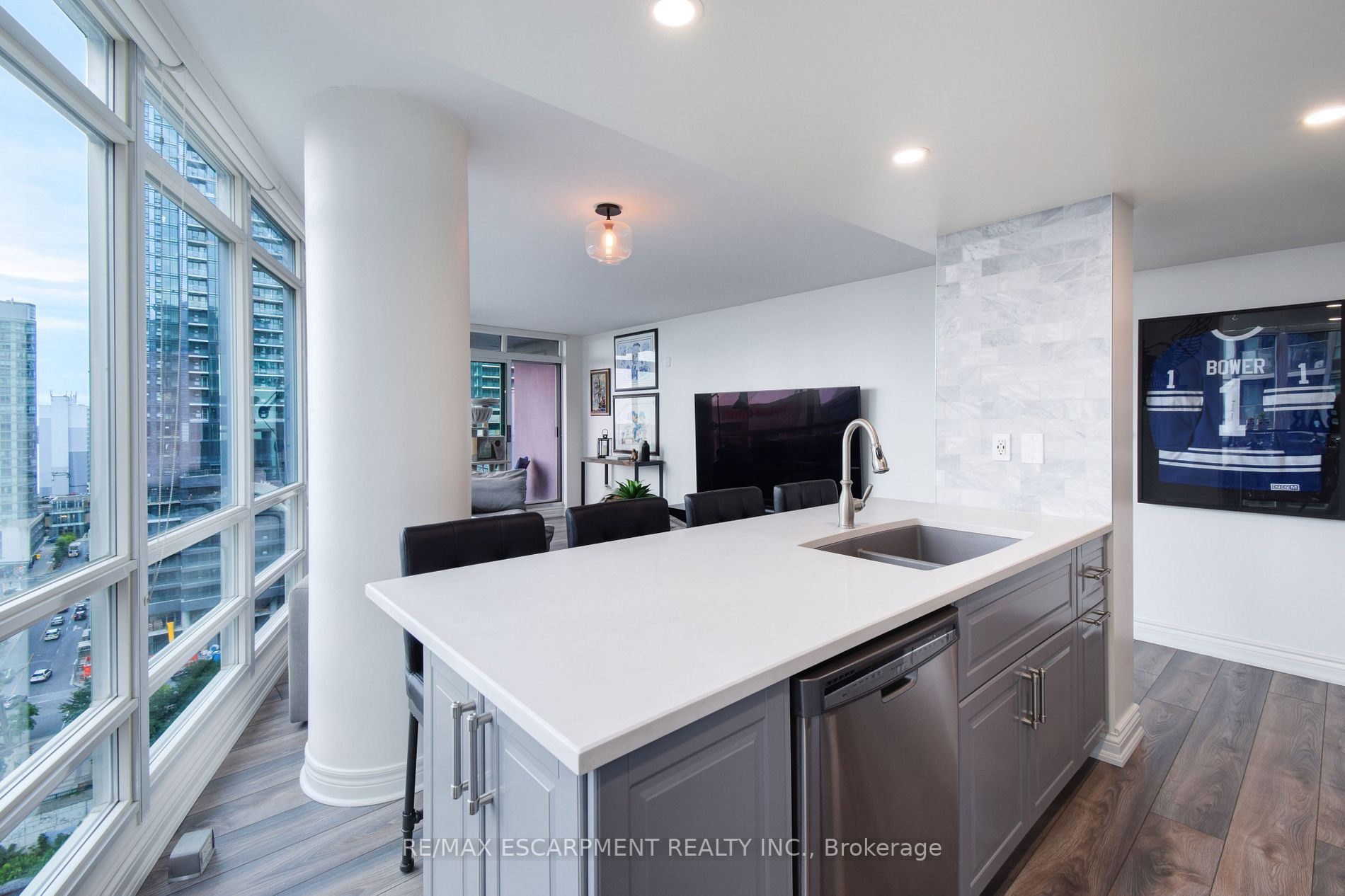 381 Front St W, #1908