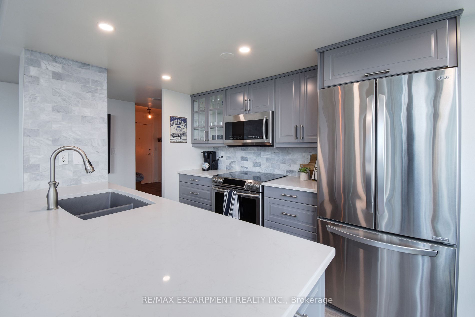 381 Front St W, #1908