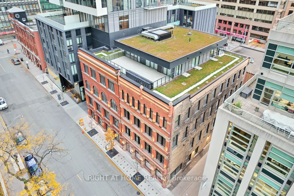22 Lombard St, #502