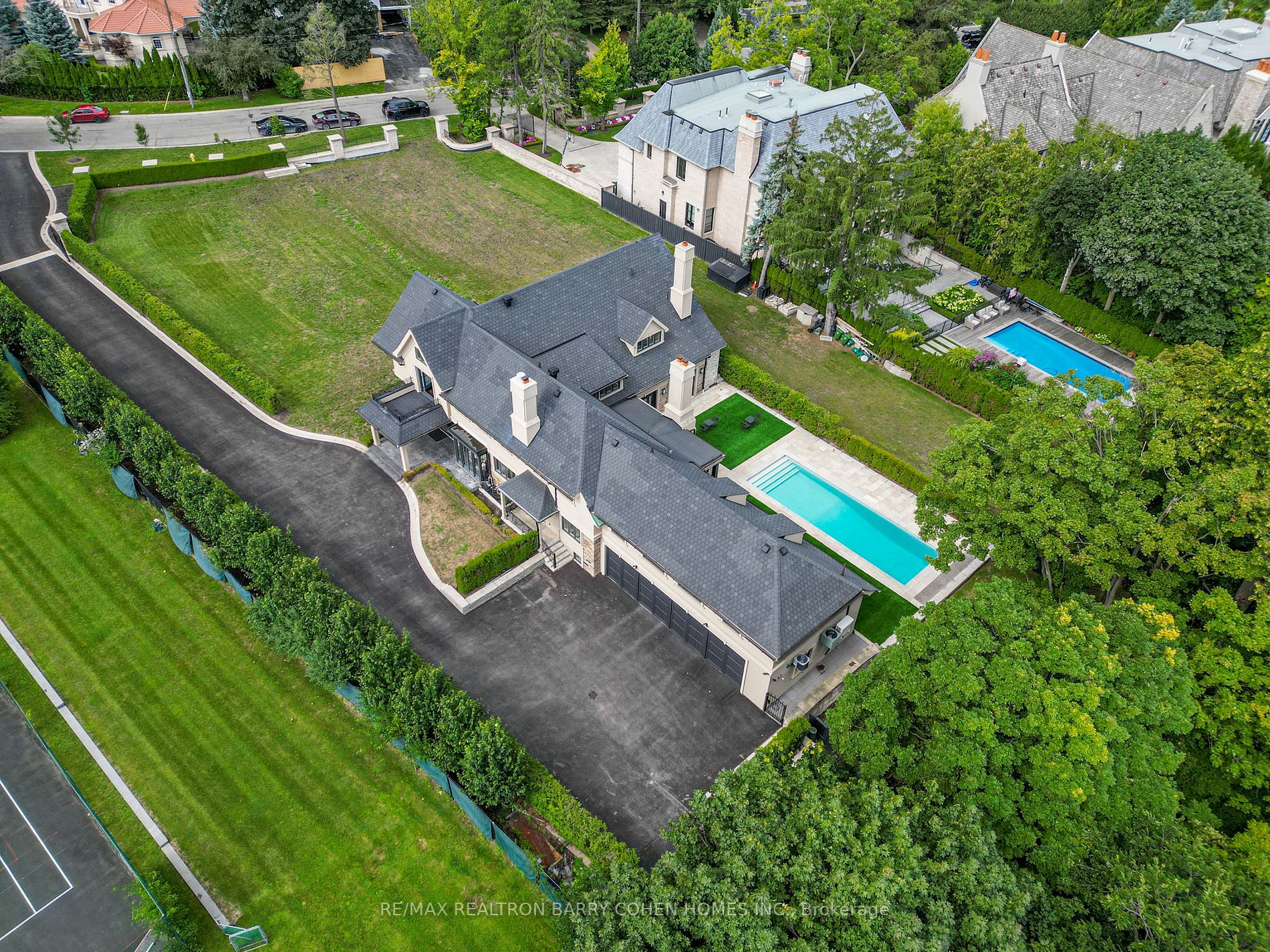 20 Sandringham Dr