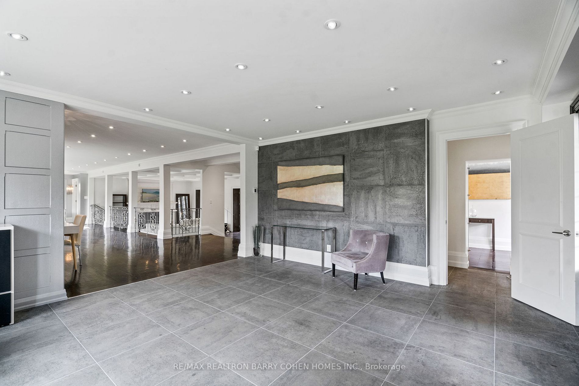 20 Sandringham Dr