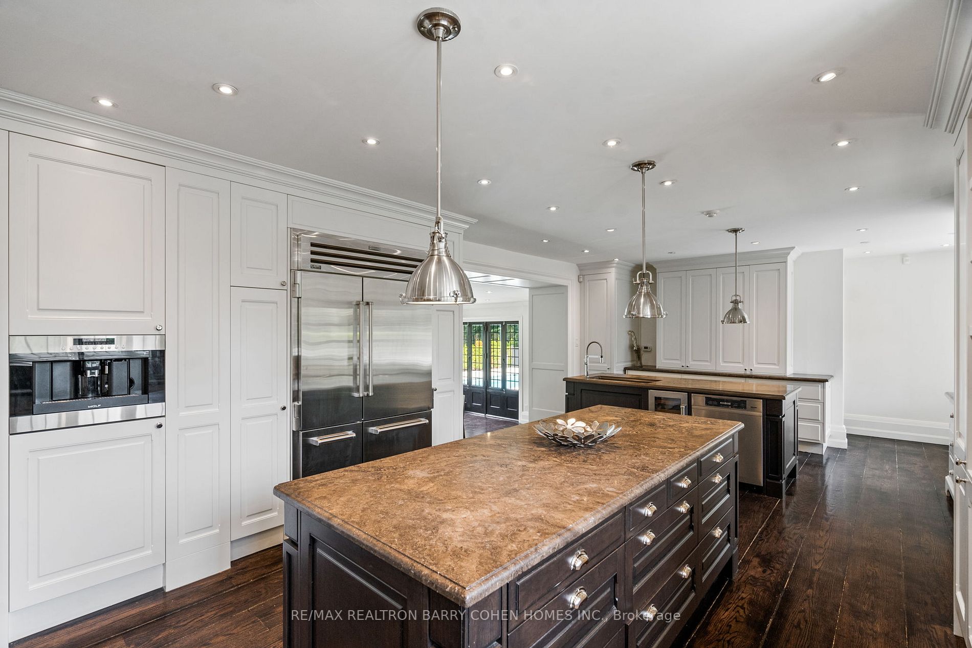 20 Sandringham Dr