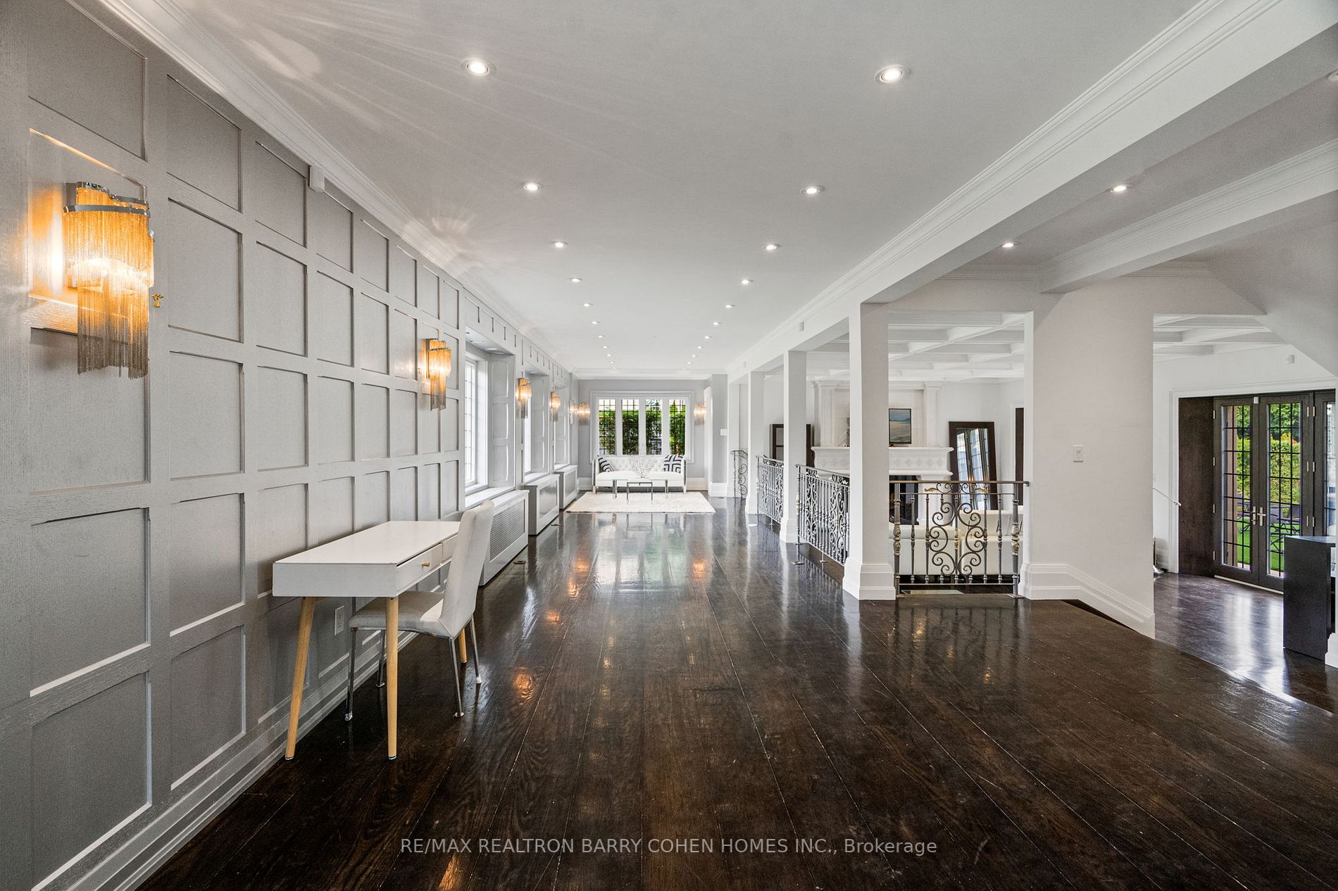 20 Sandringham Dr