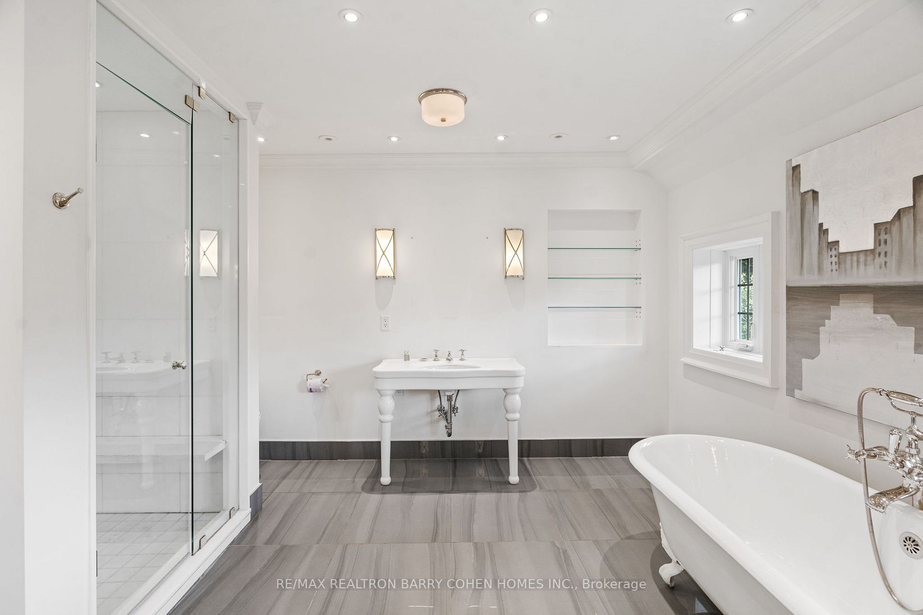 20 Sandringham Dr