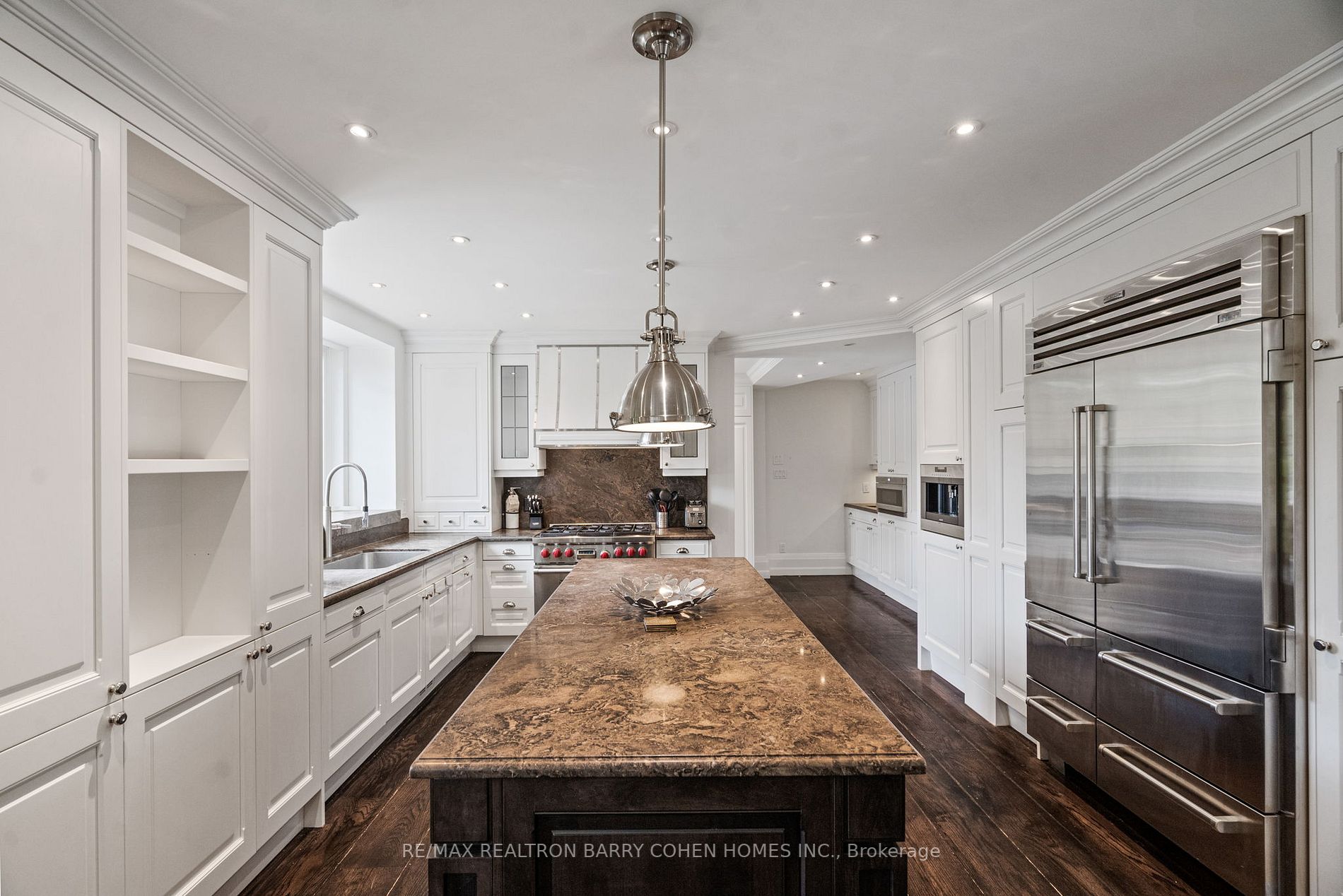 20 Sandringham Dr
