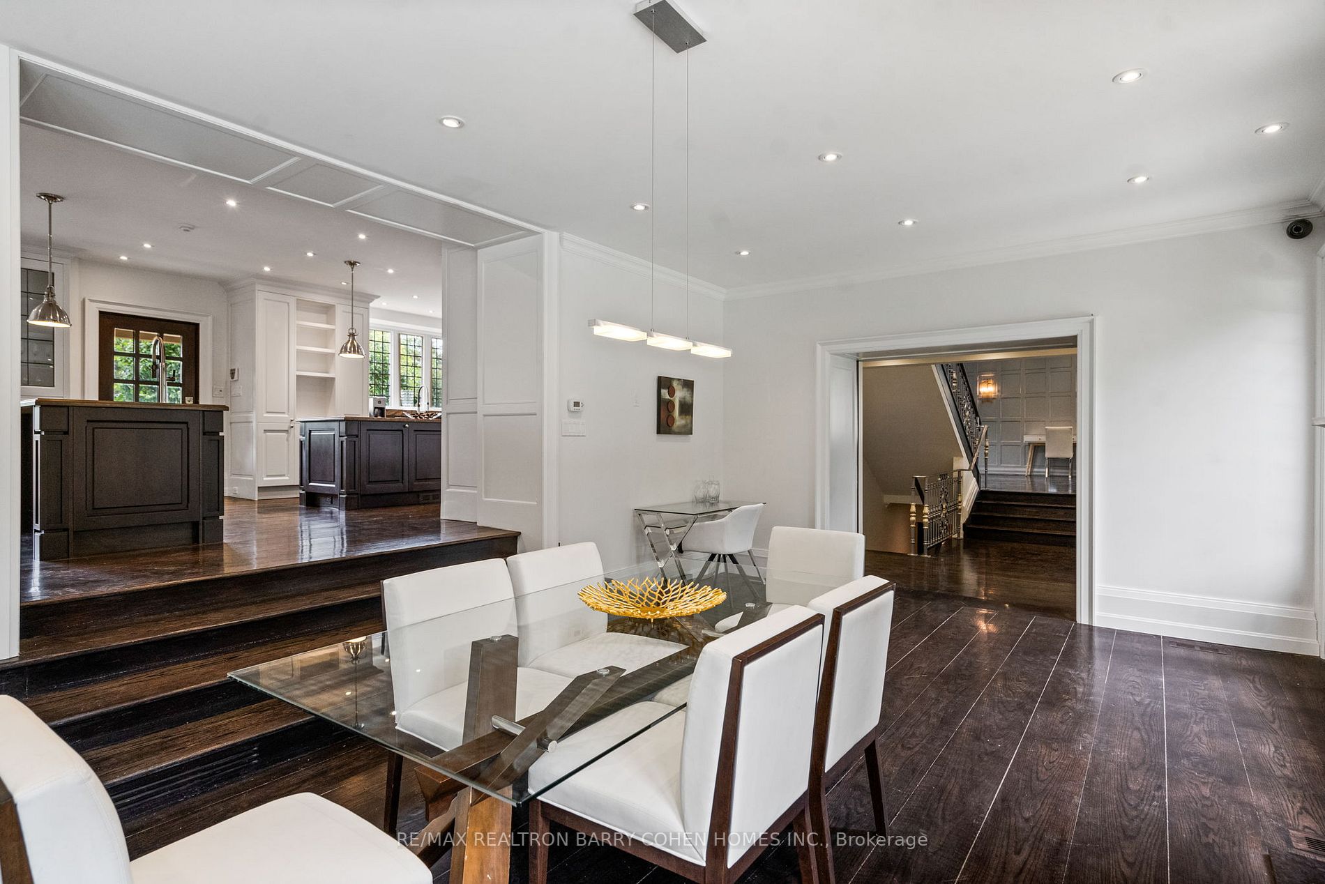20 Sandringham Dr