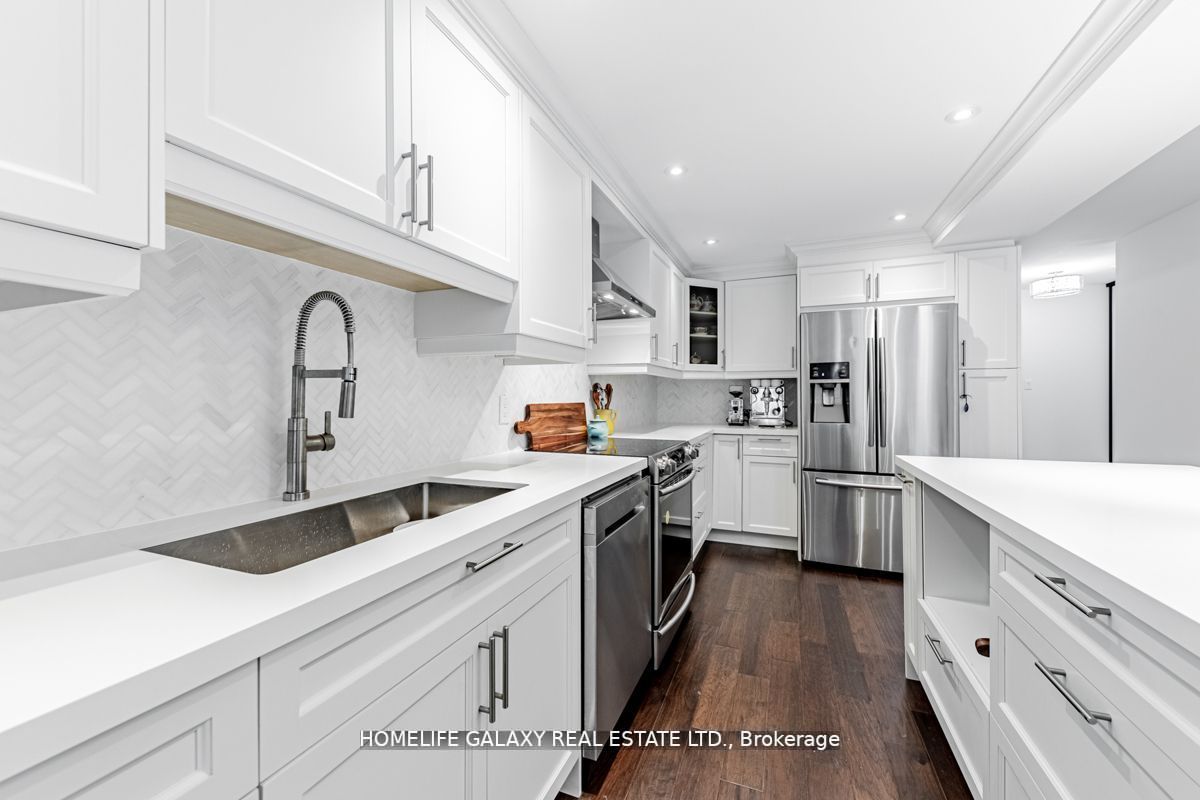 215 Wynford Dr, #404