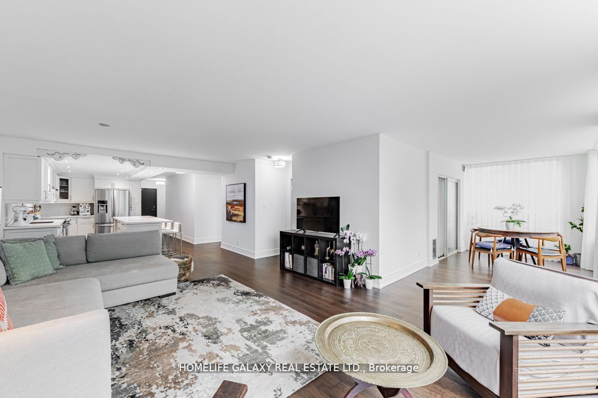 215 Wynford Dr, #404