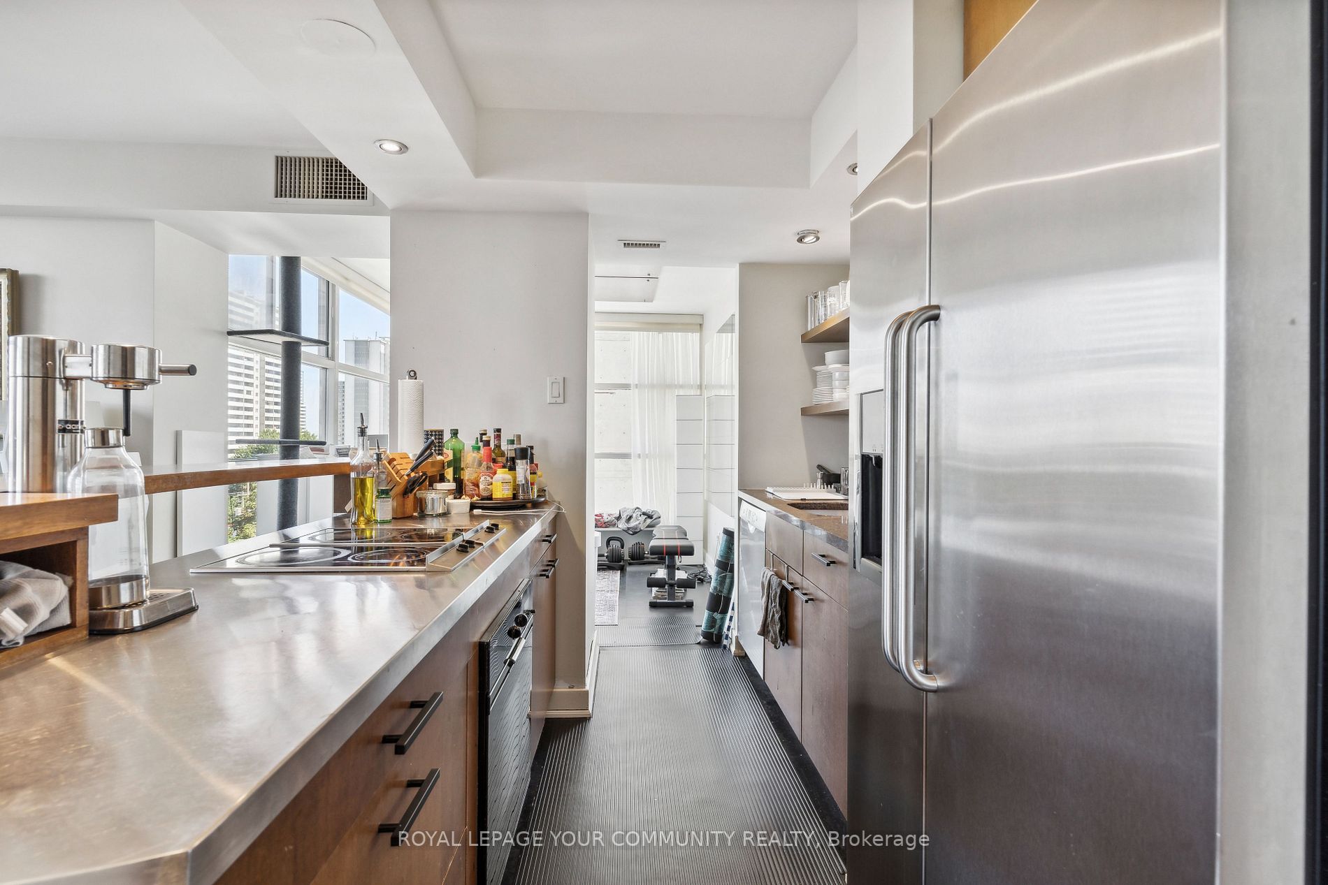 409 Bloor St E, #602