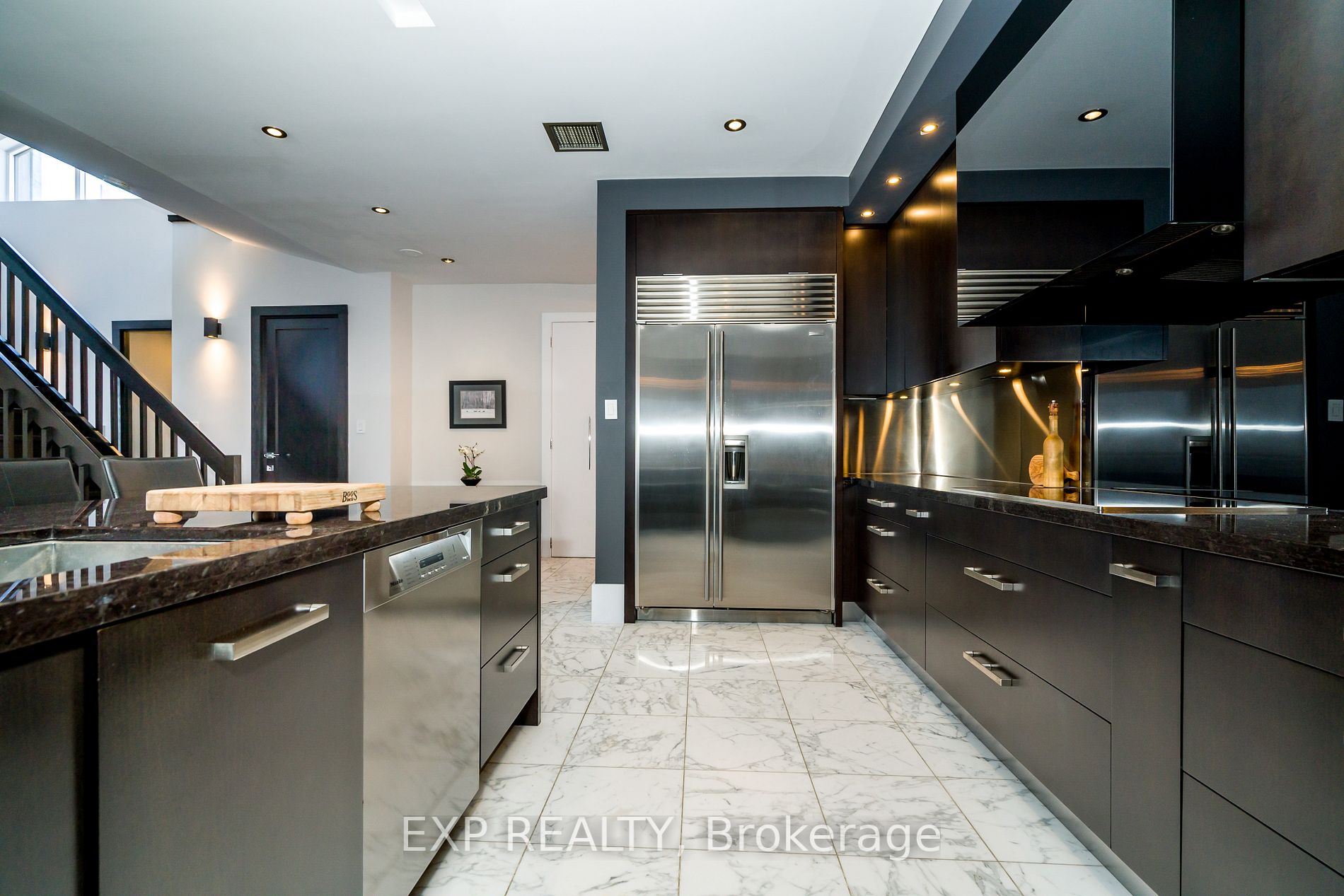 130 Carlton St, #Ph7