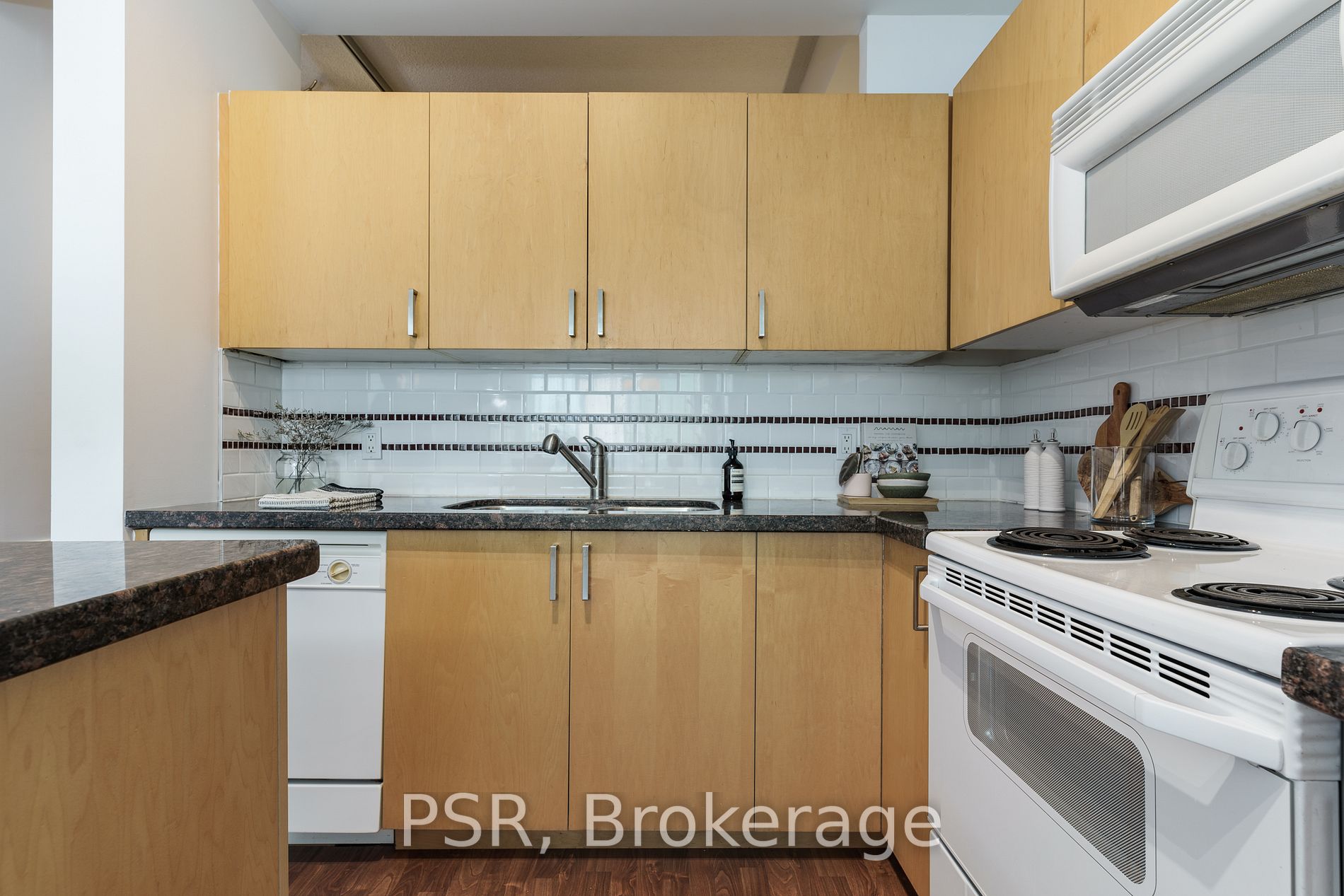 388 Richmond St W, #417