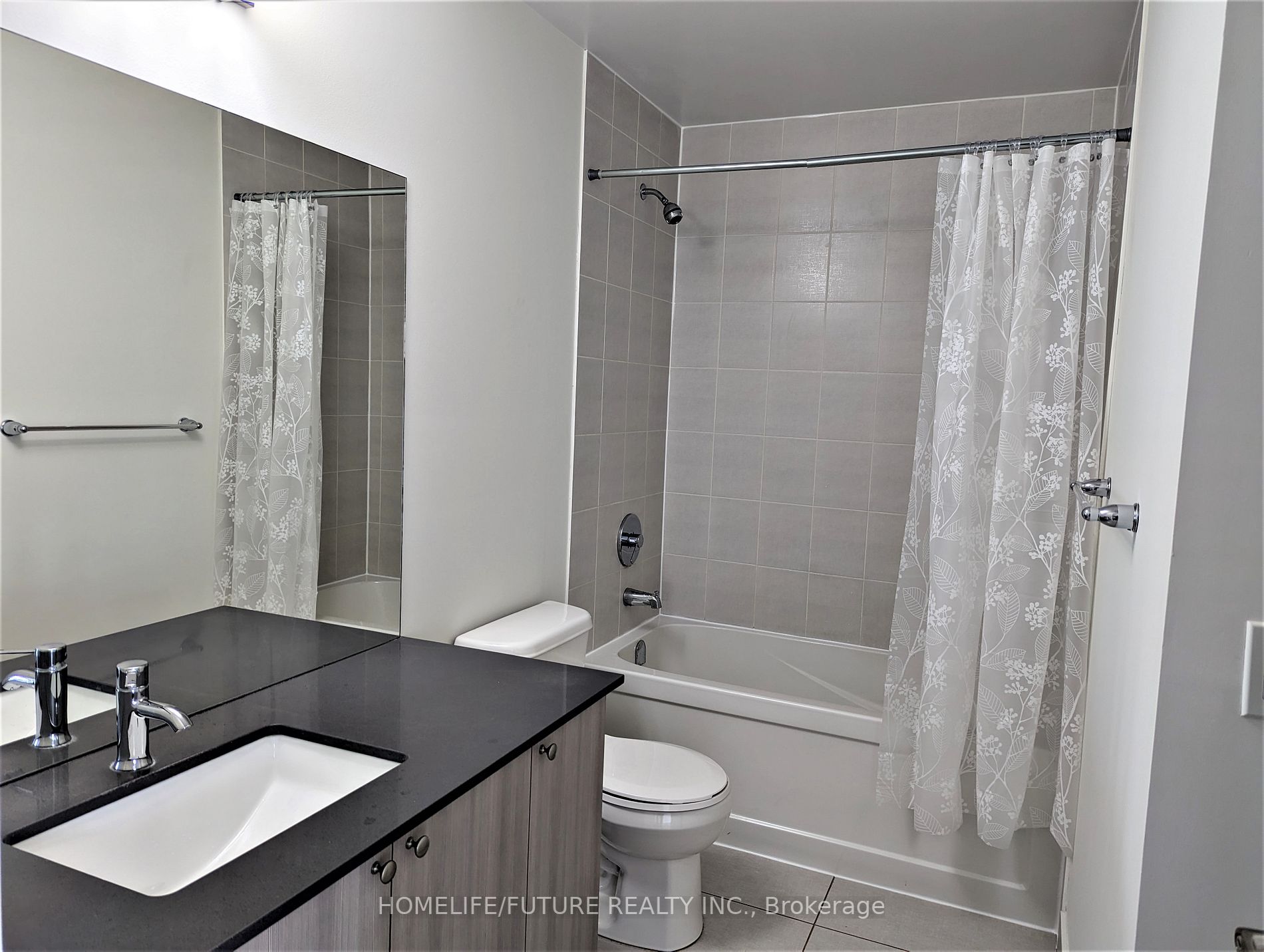 7 Kenaston Gdns, #619