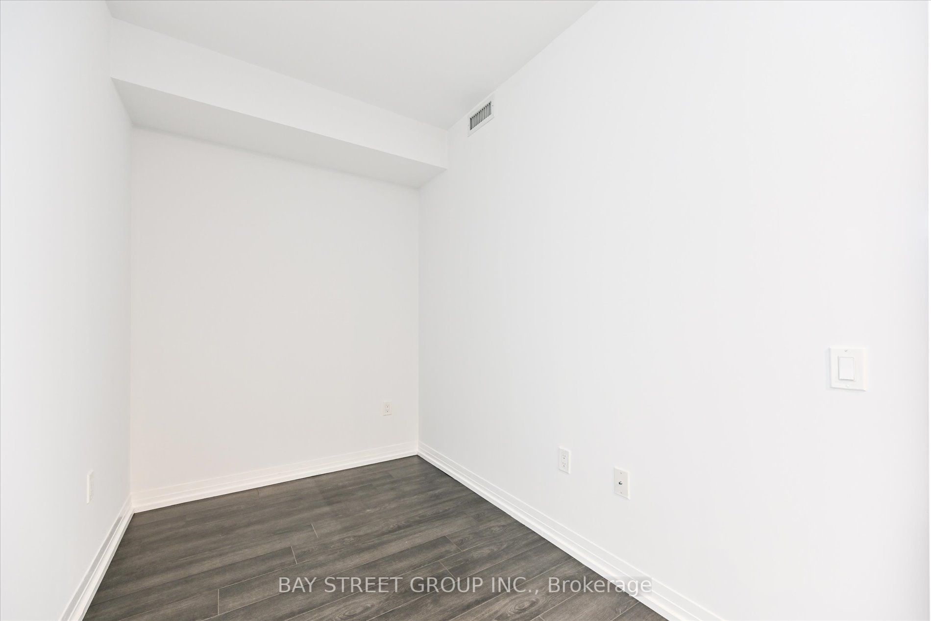 251 Jarvis St, #827