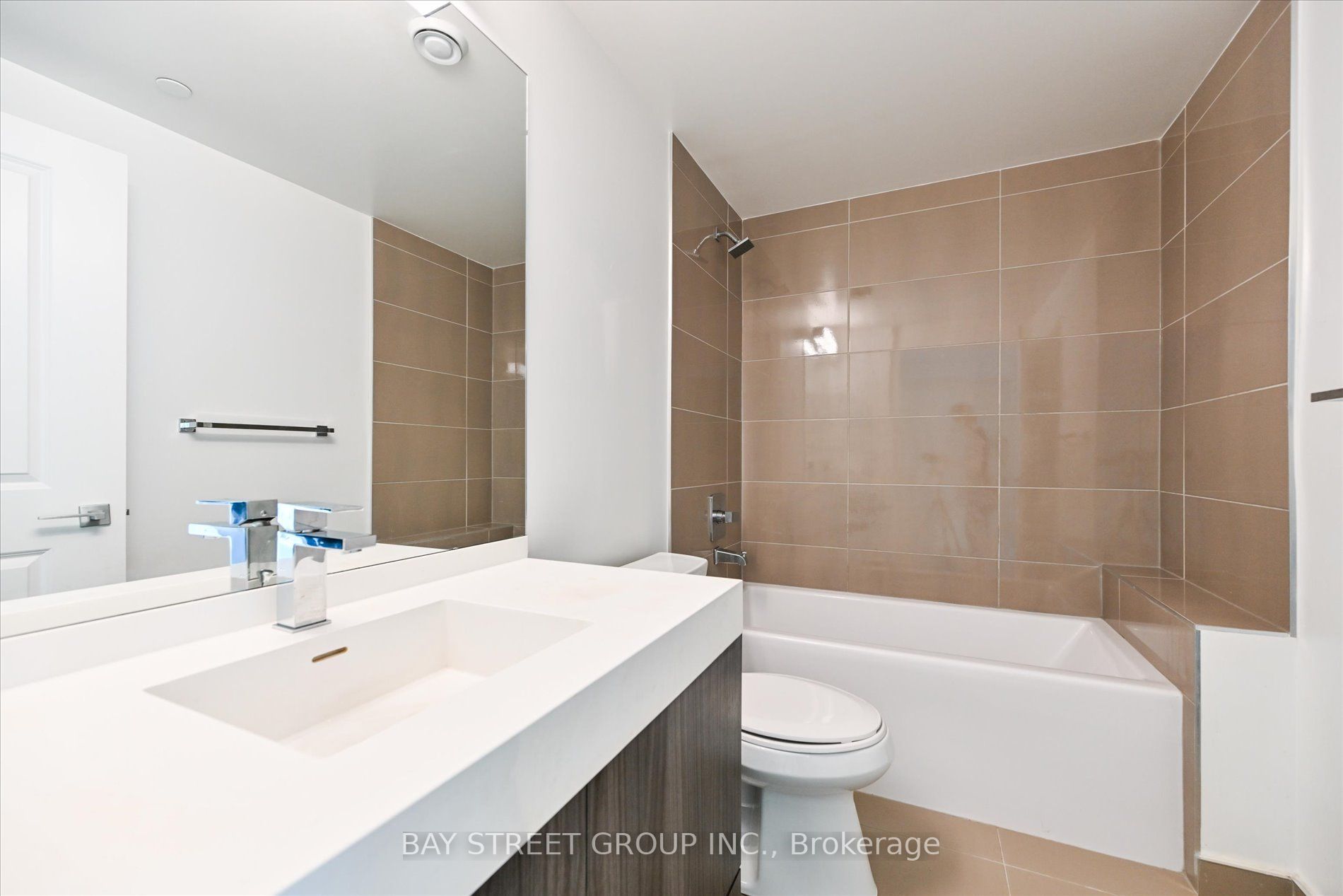 251 Jarvis St, #827