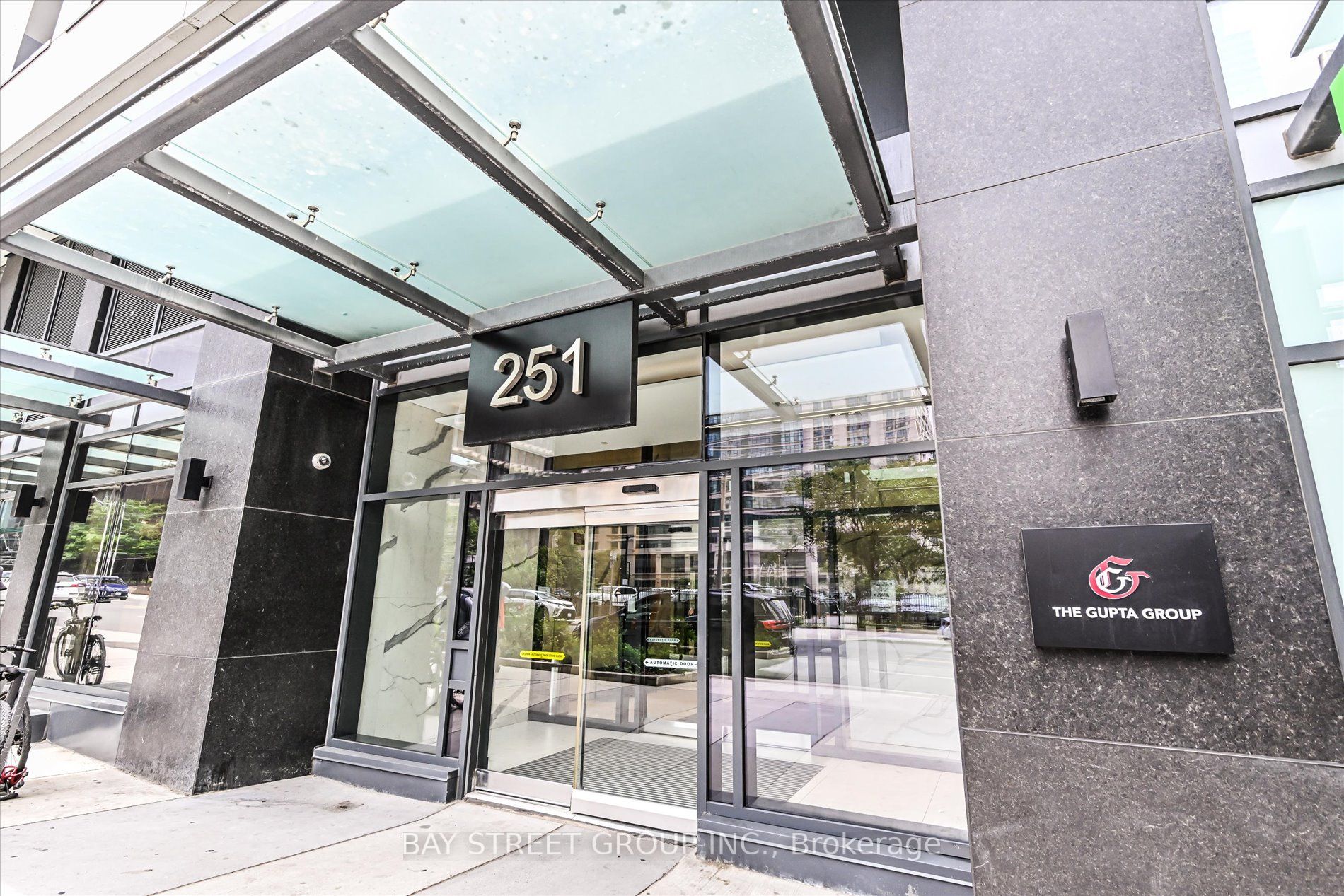 251 Jarvis St, #827