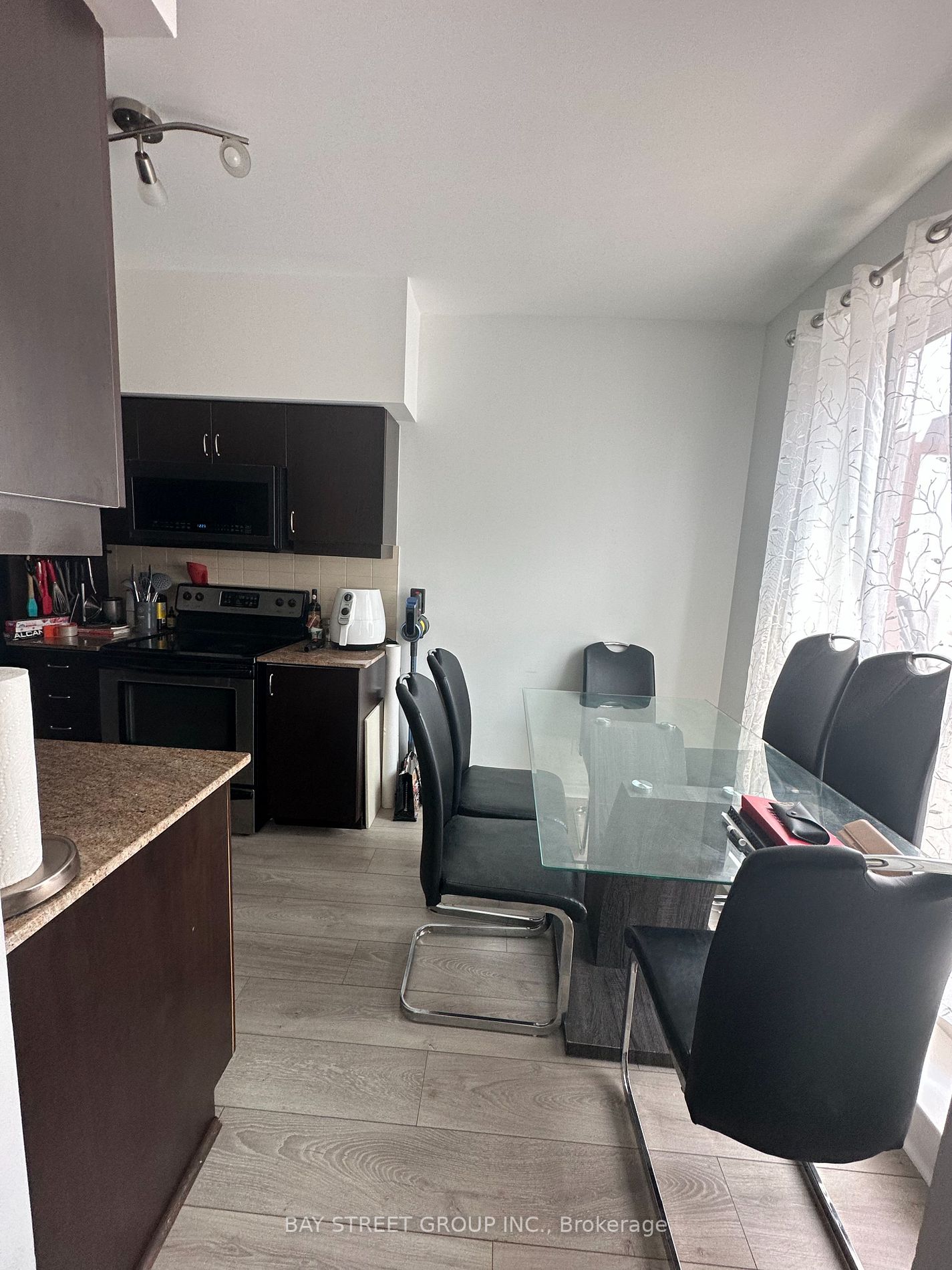 27 Rean Dr, #701