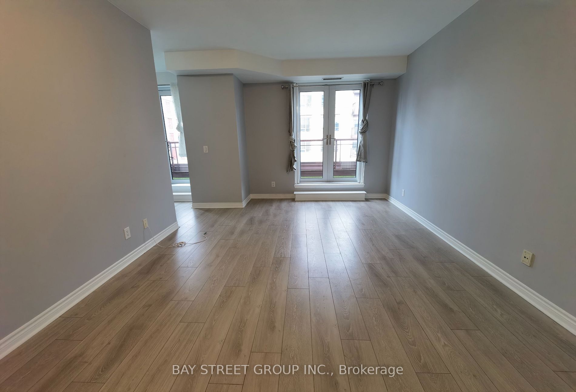 27 Rean Dr, #701