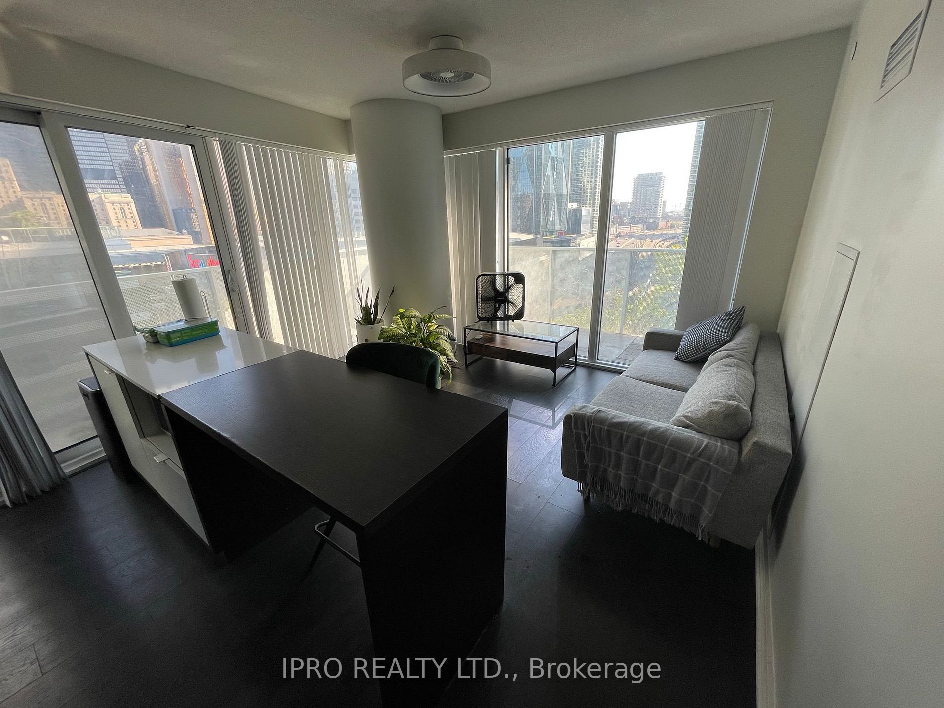 100 Harbour Street, #1004