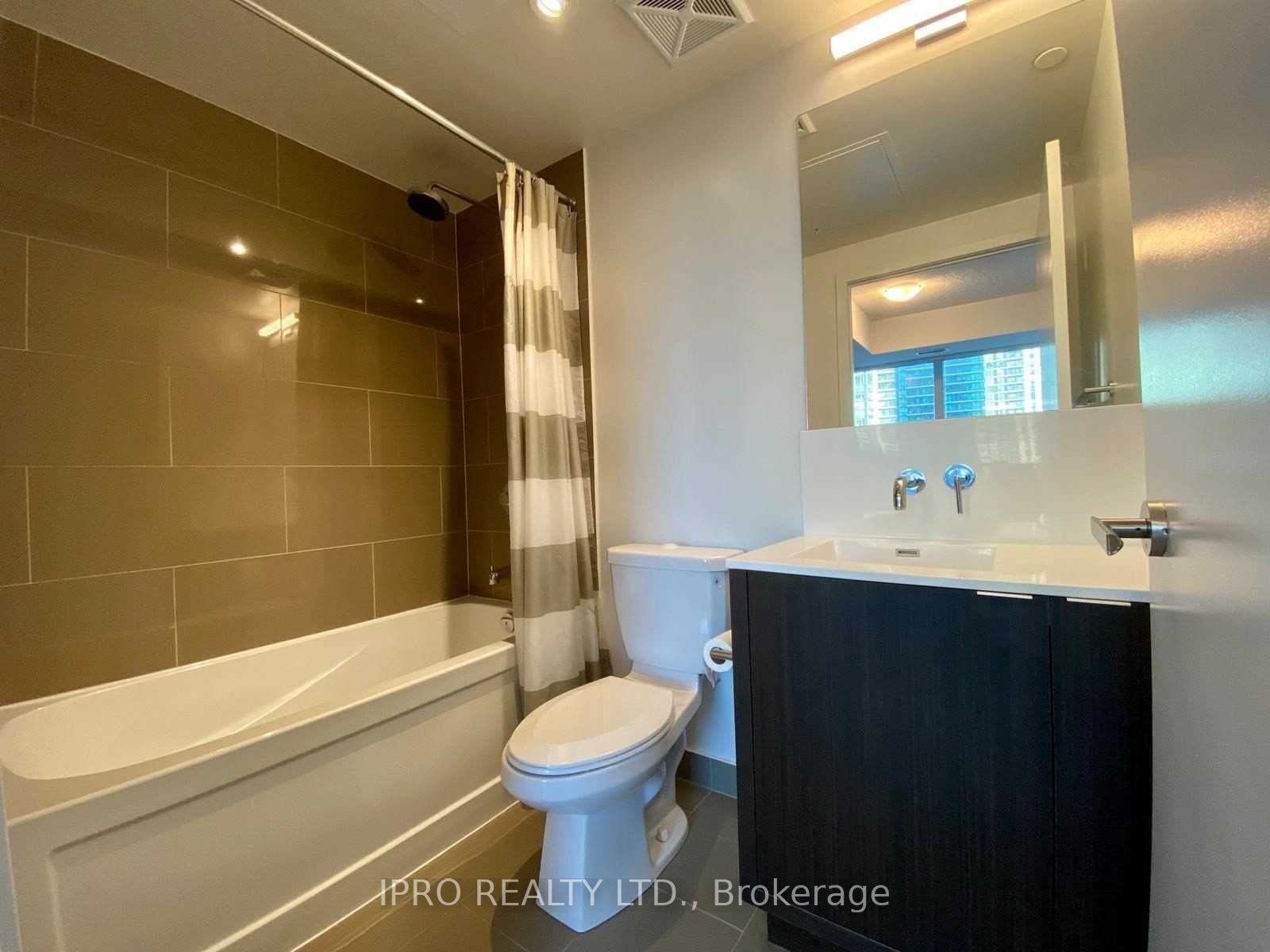 100 Harbour Street, #1004
