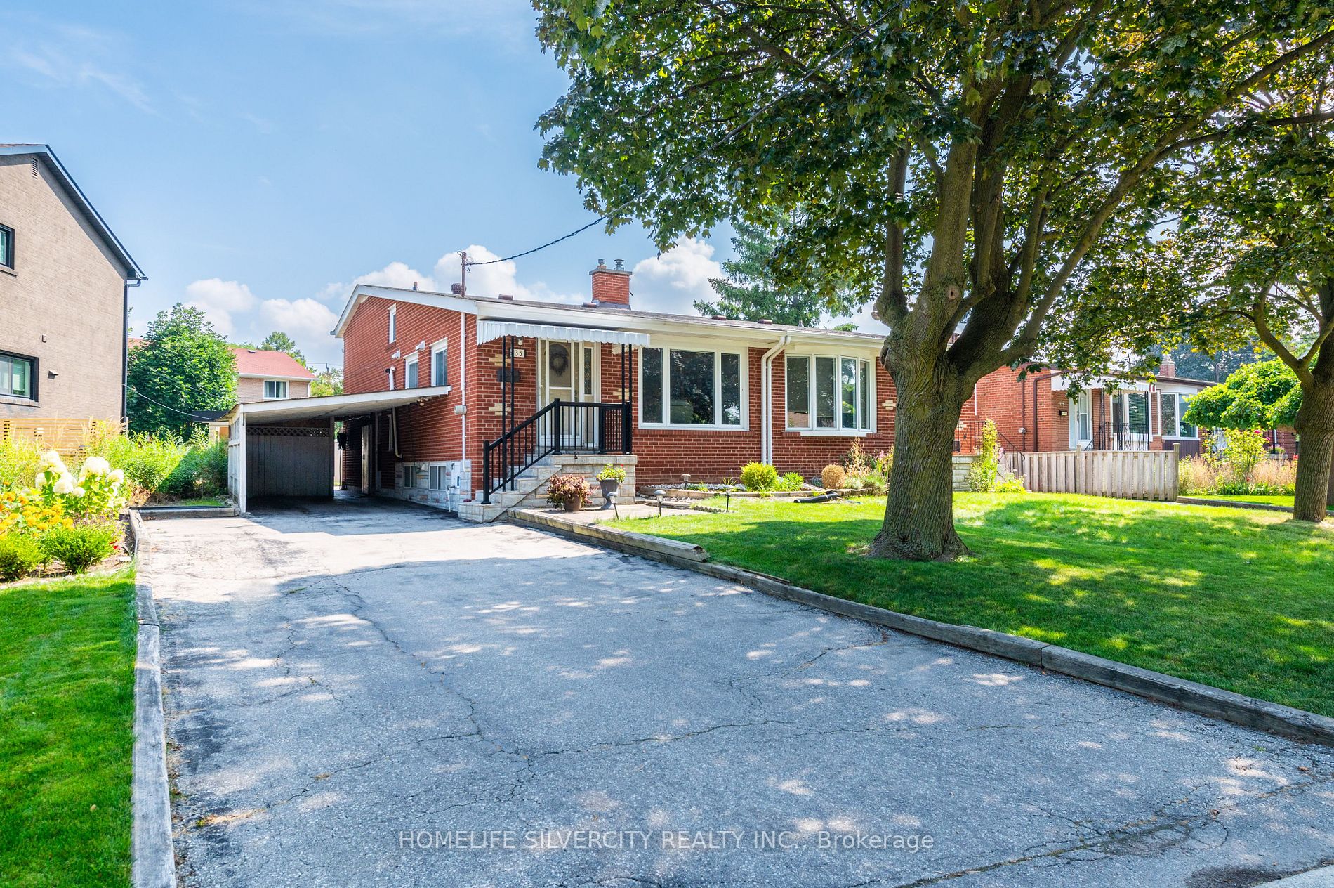 133 Tulane Cres