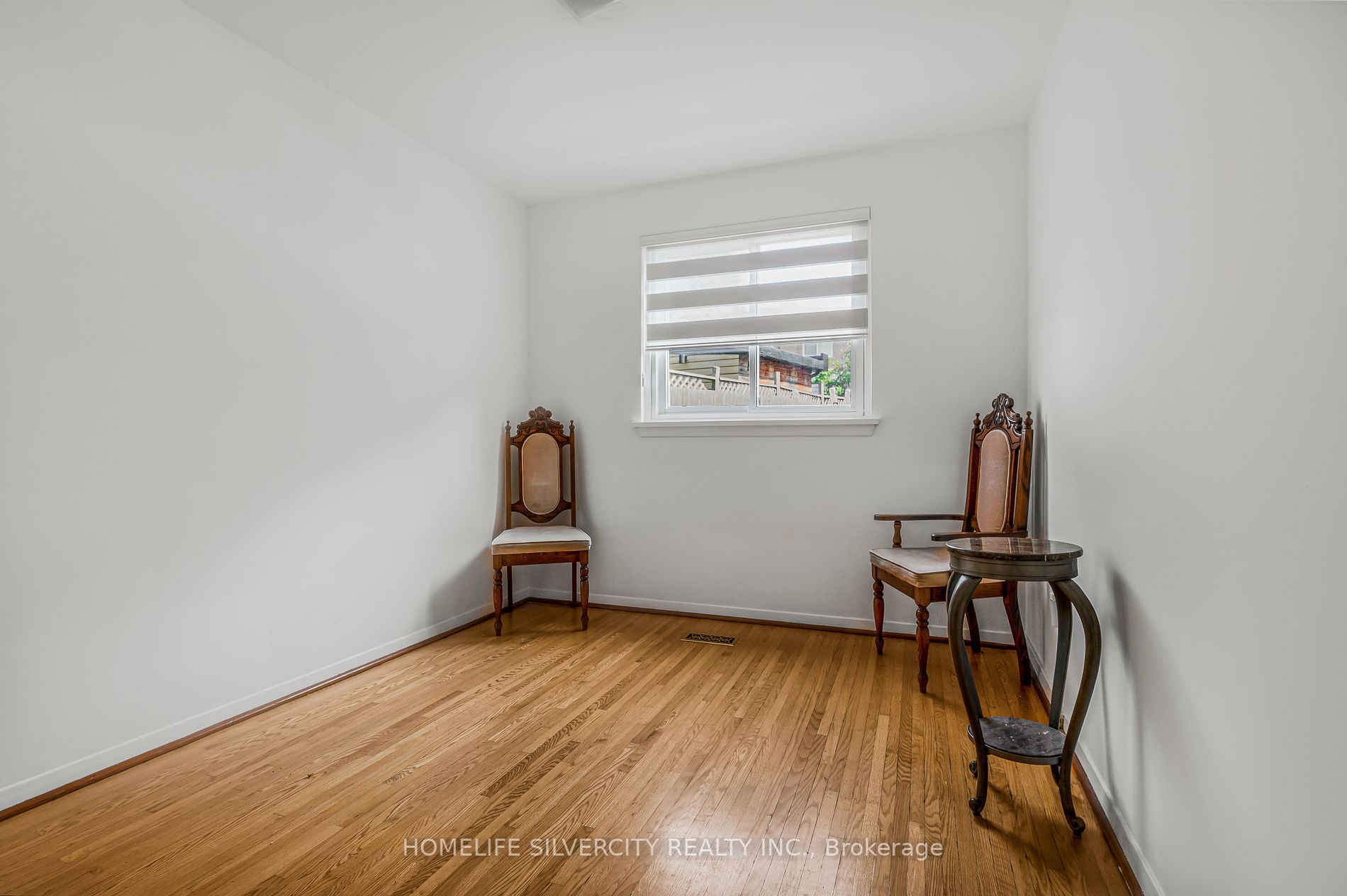 133 Tulane Cres