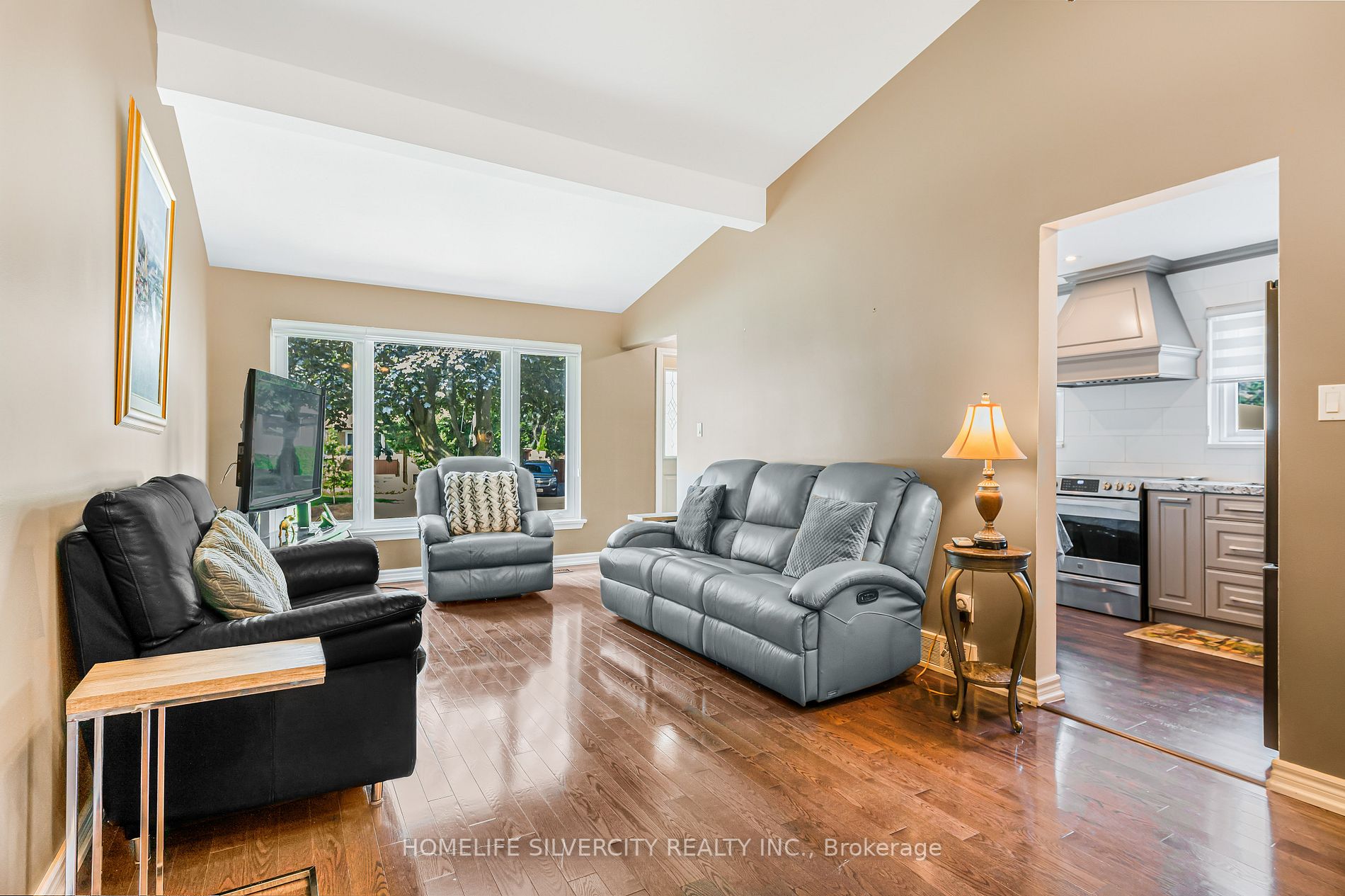 133 Tulane Cres