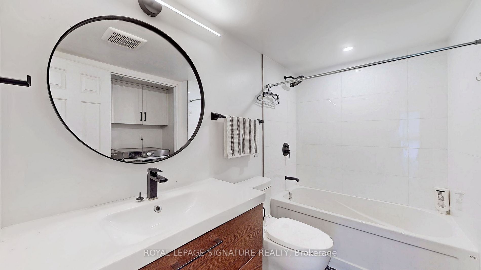 131 Beecroft Rd, #1505