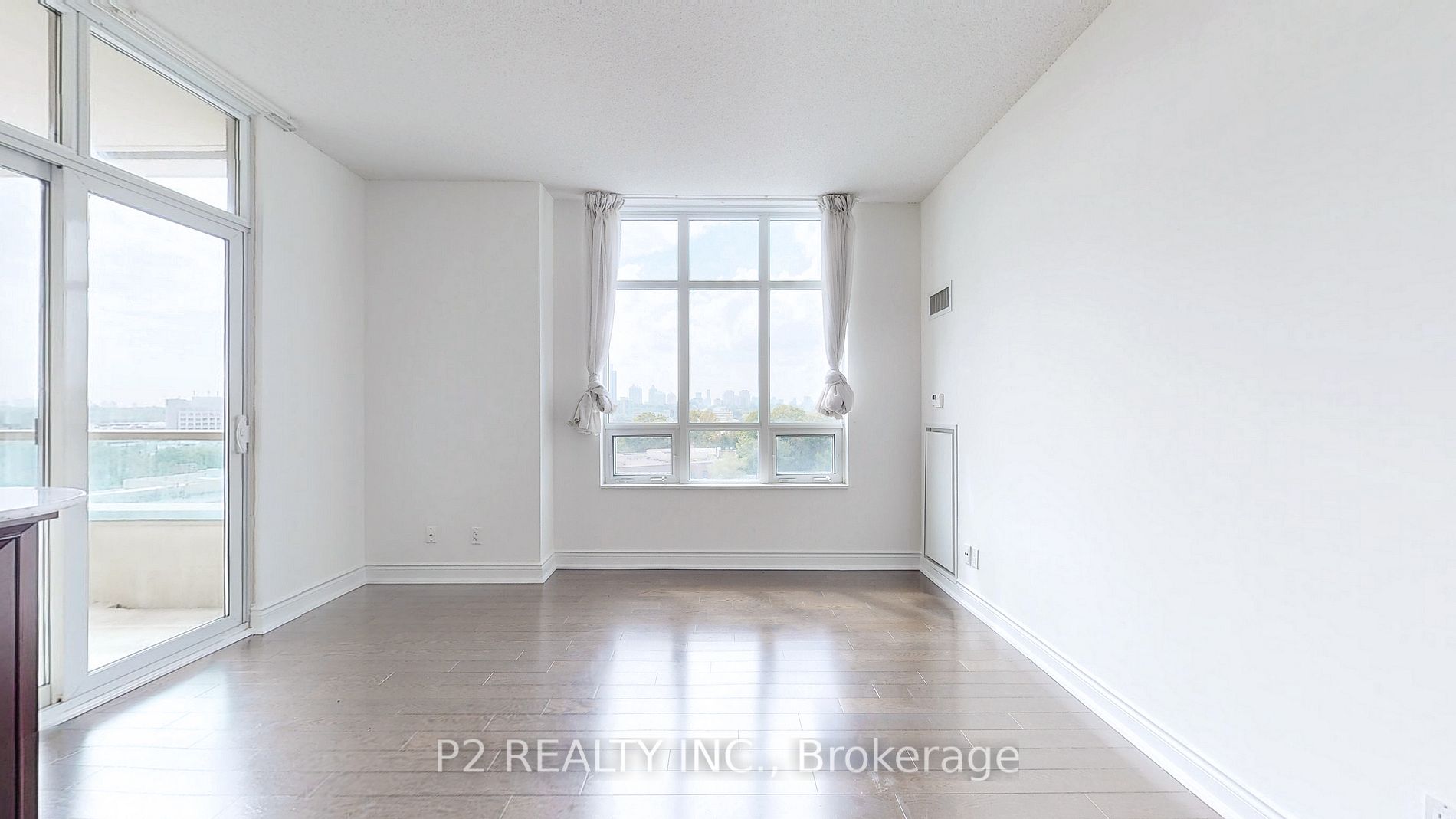 10 Bloorview Pl, #704