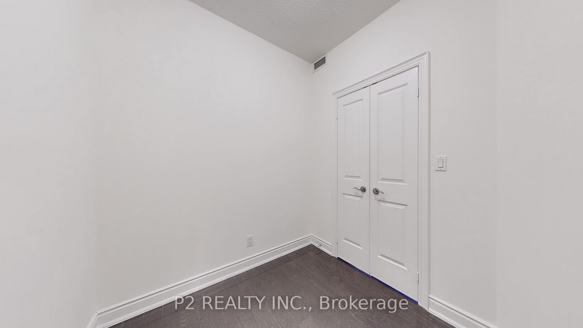 10 Bloorview Pl, #704