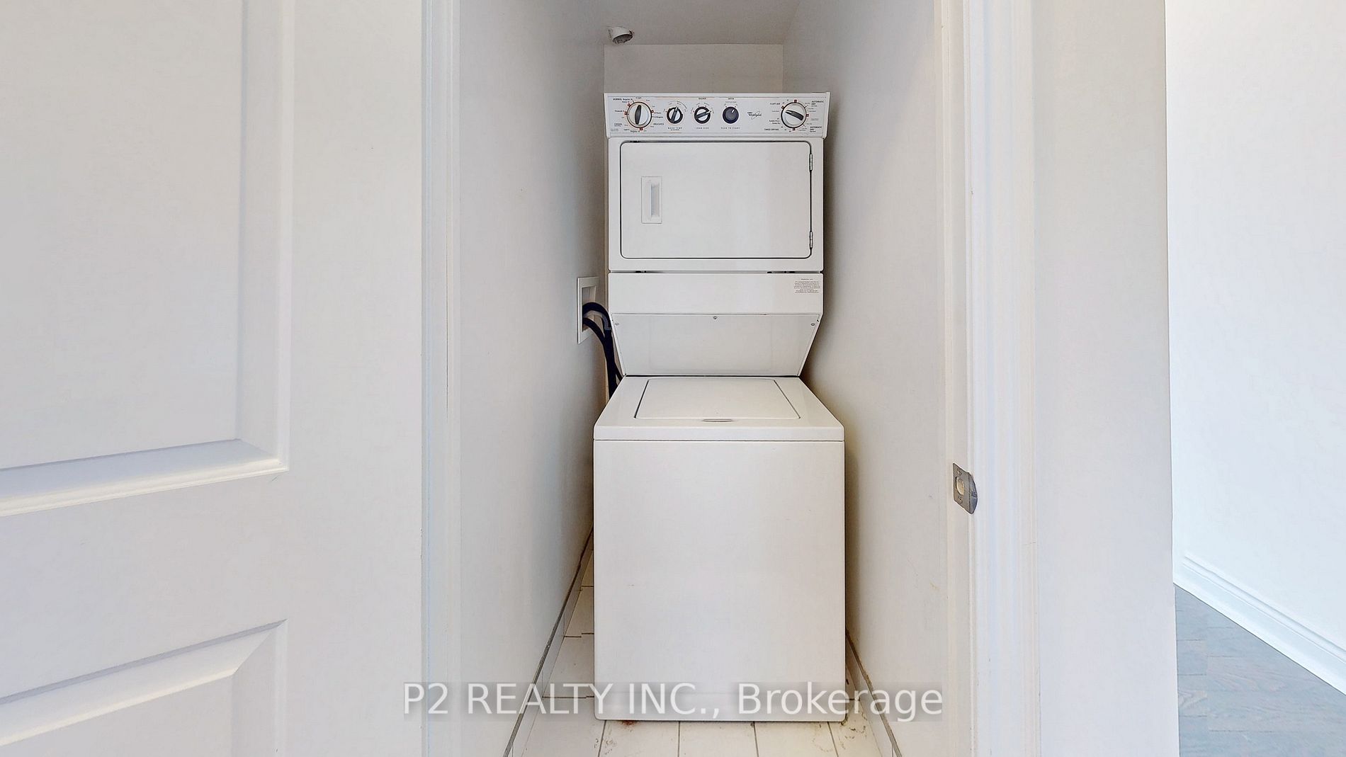 10 Bloorview Pl, #704