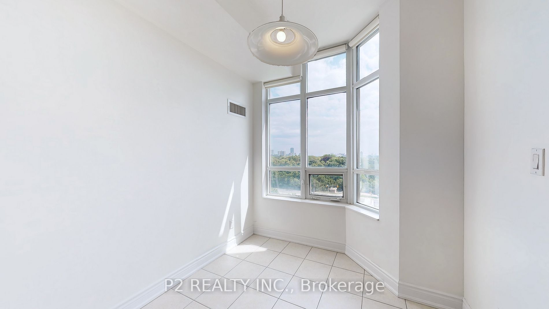 10 Bloorview Pl, #704