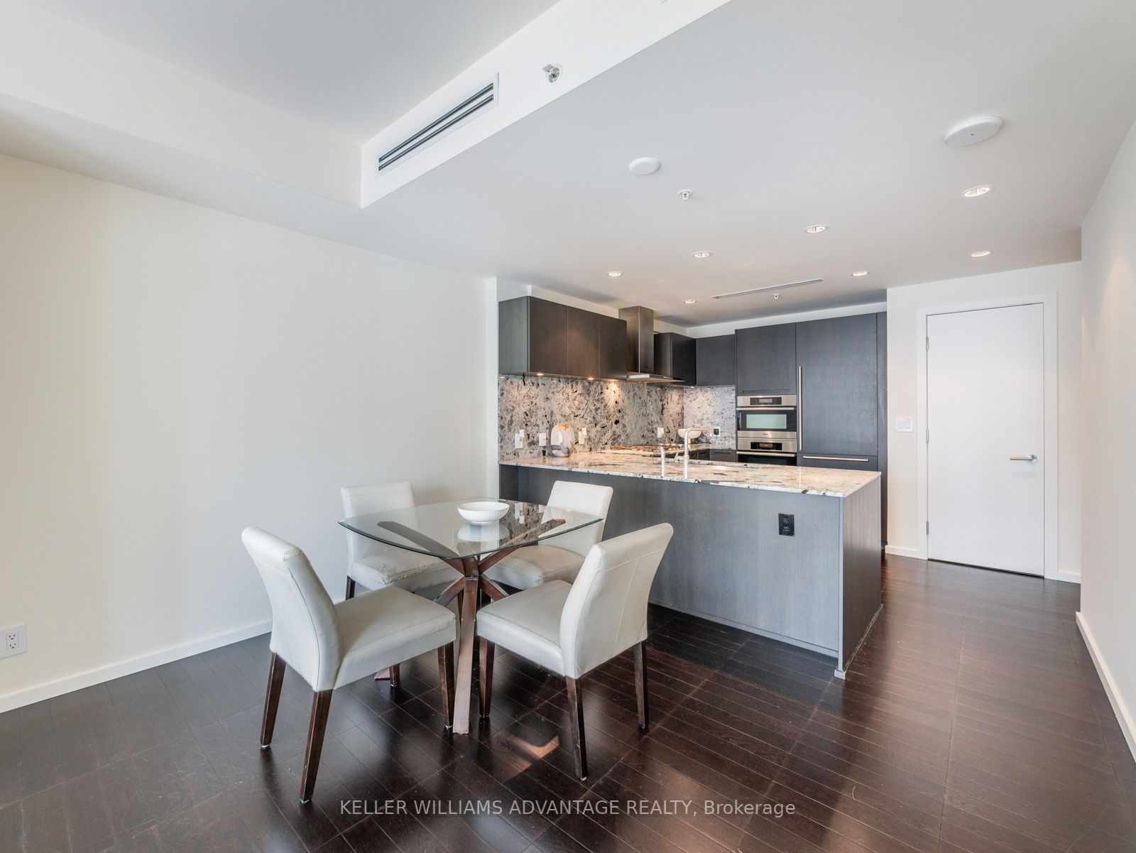 180 University Ave, #2102