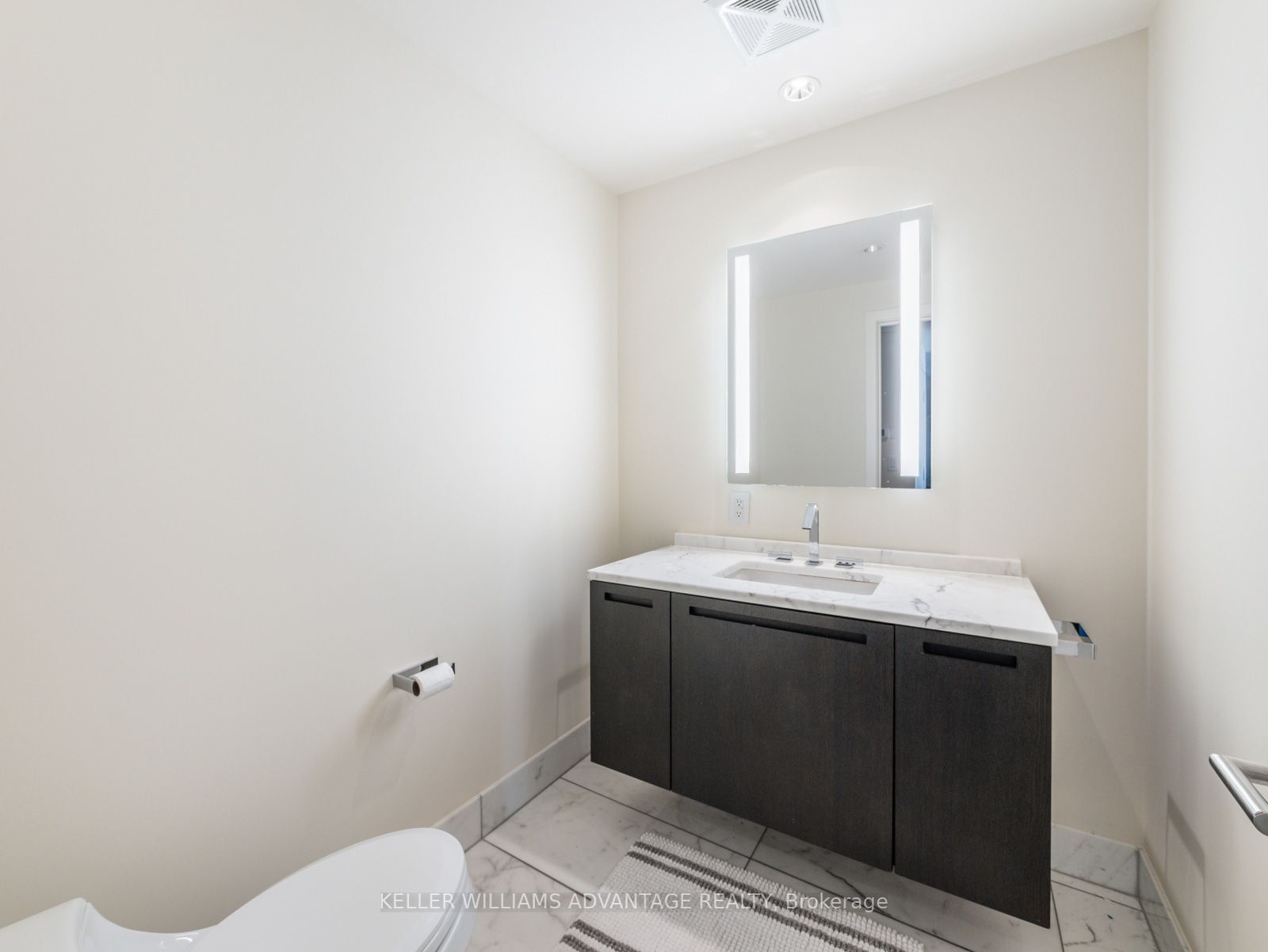 180 University Ave, #2102