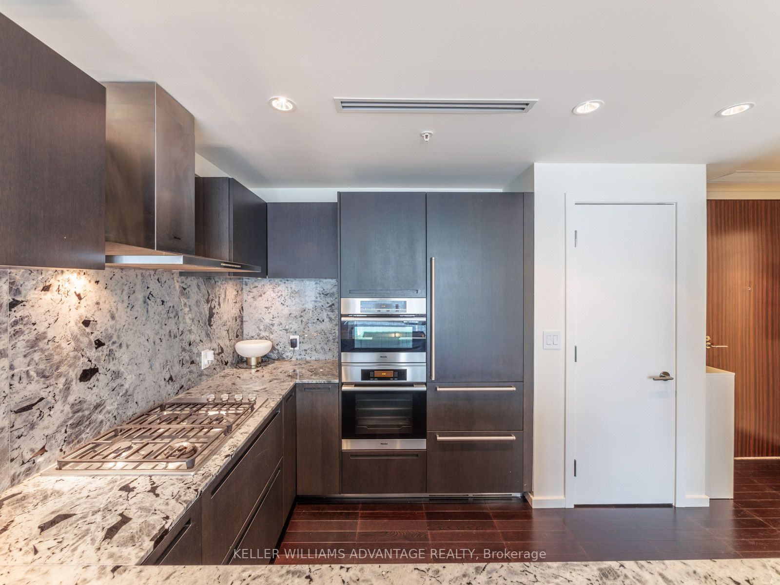 180 University Ave, #2102