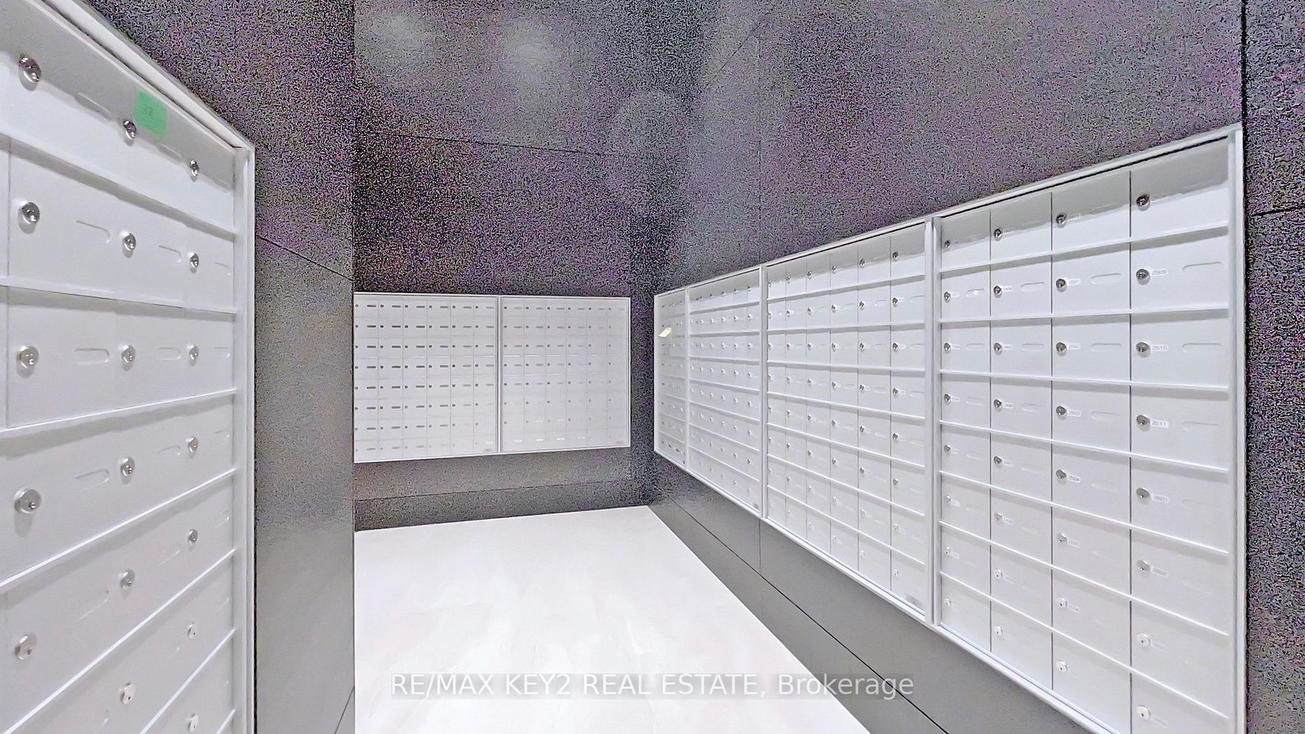 2221 Yonge St, #4104