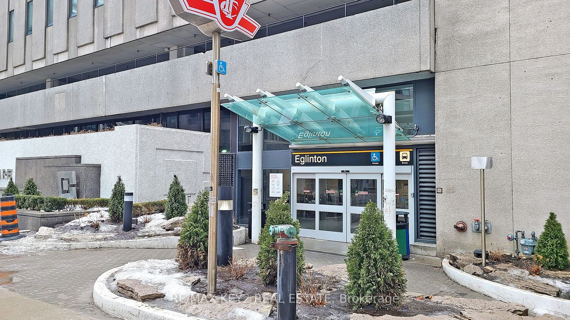 2221 Yonge St, #4104