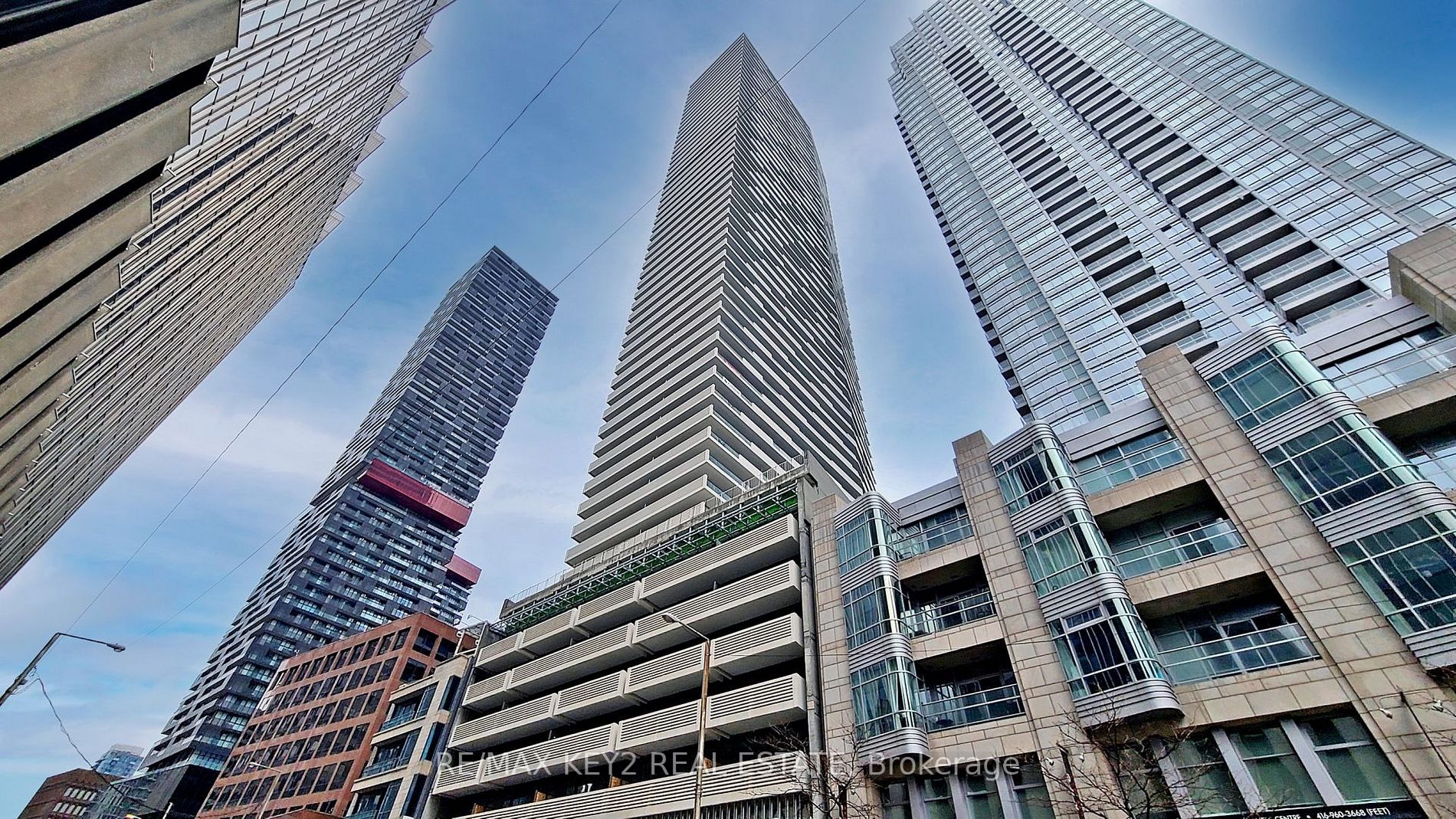 2221 Yonge St, #4104