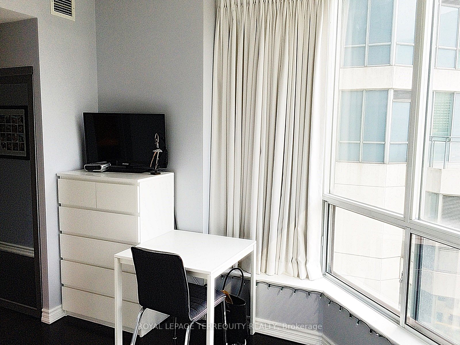 228 Queens Quay W, #1202