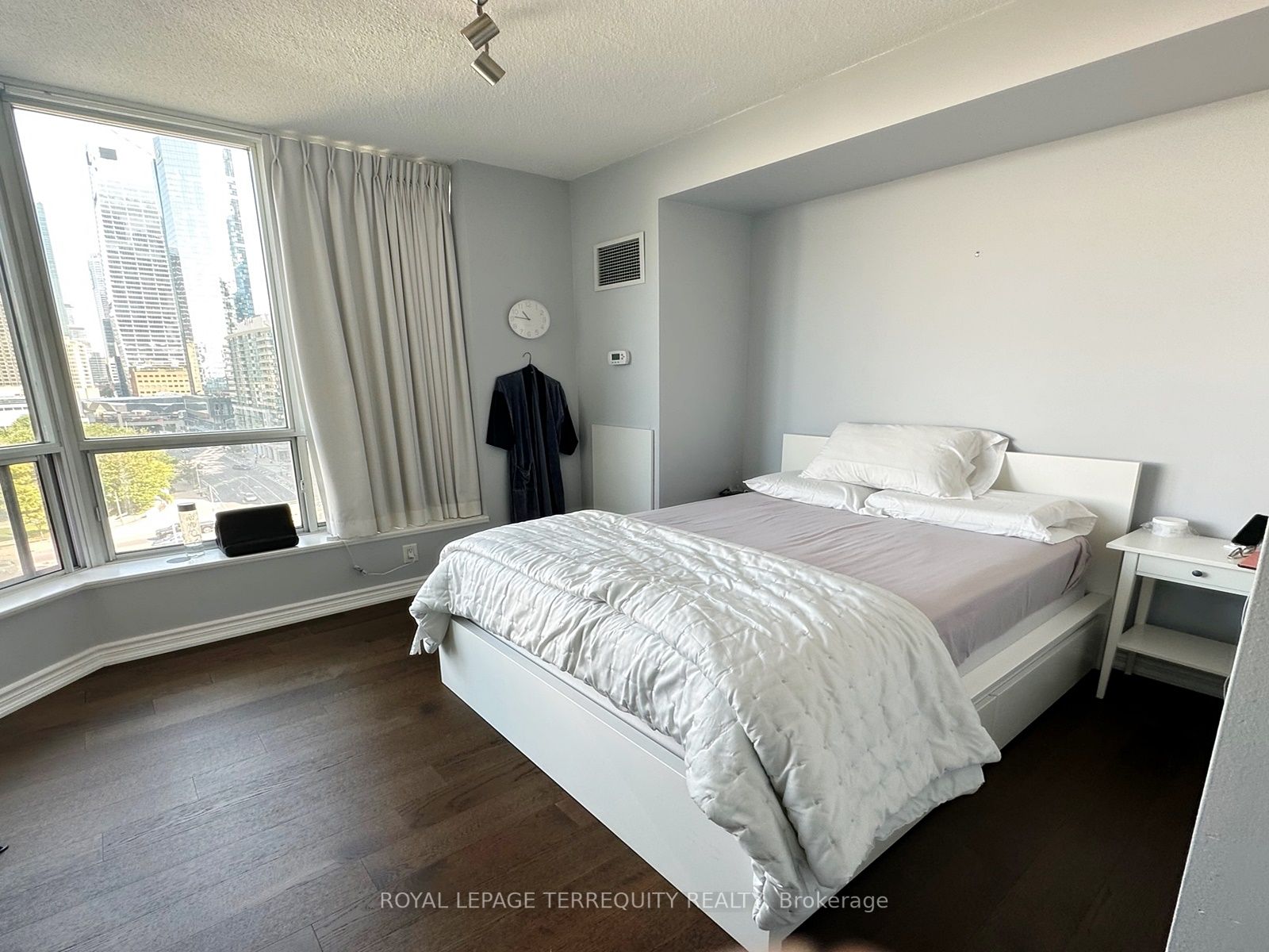 228 Queens Quay W, #1202