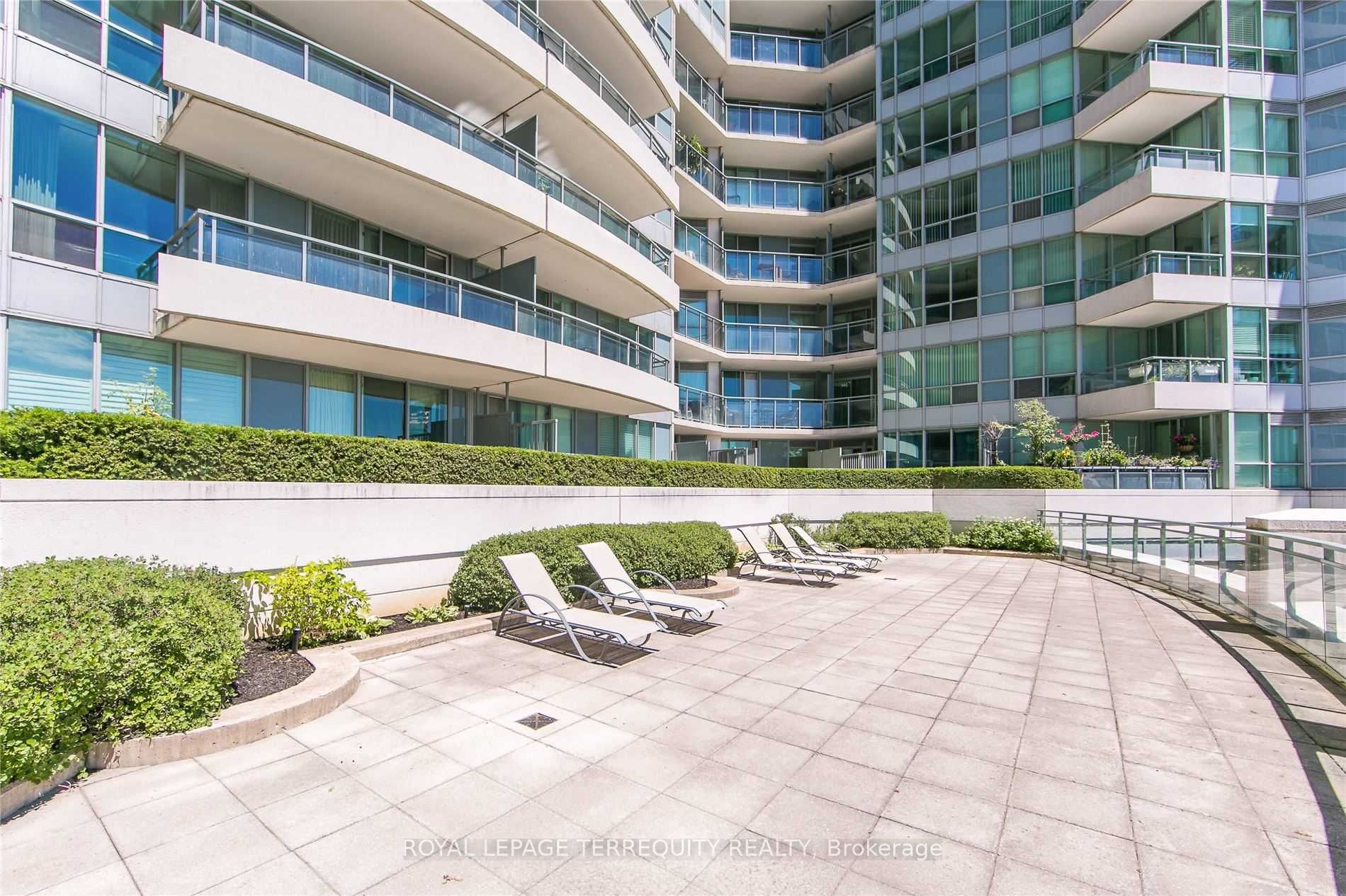 228 Queens Quay W, #1202