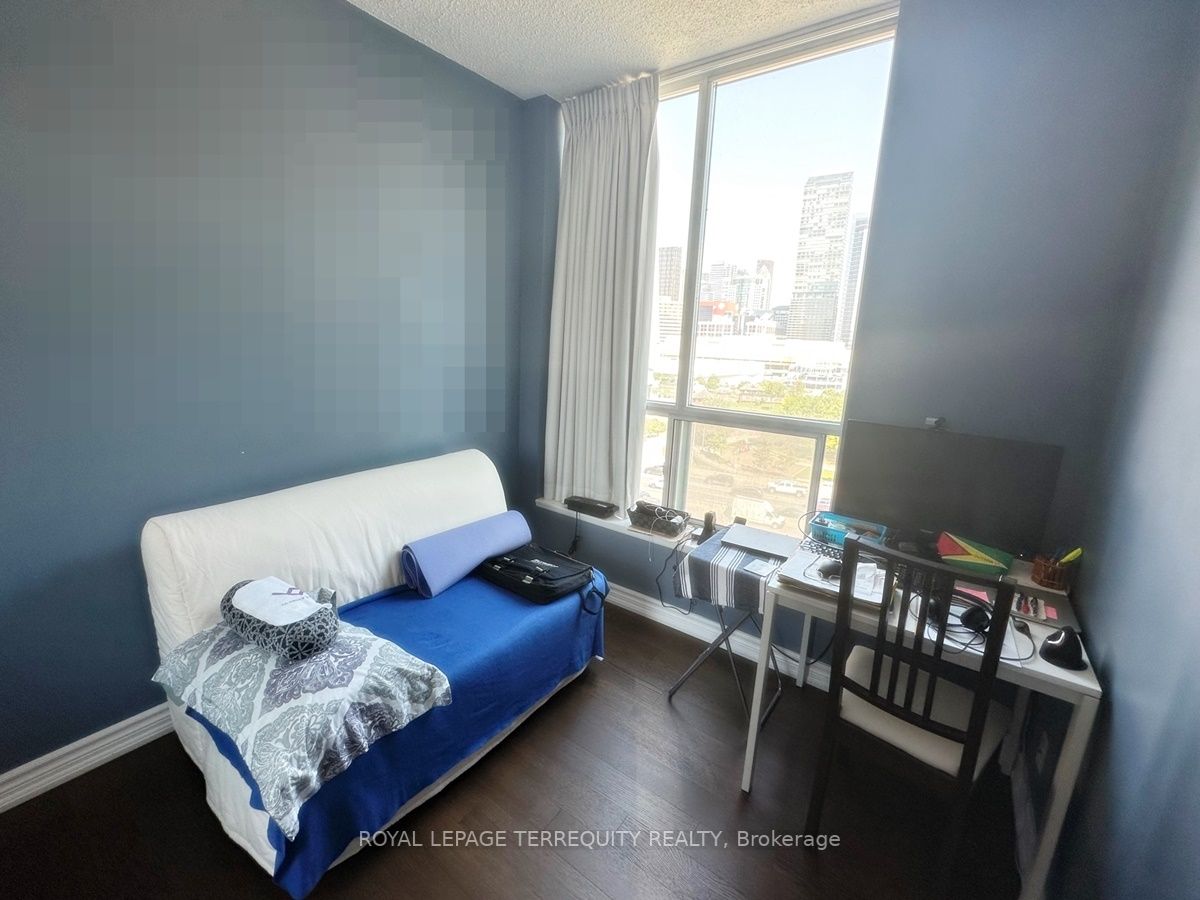 228 Queens Quay W, #1202