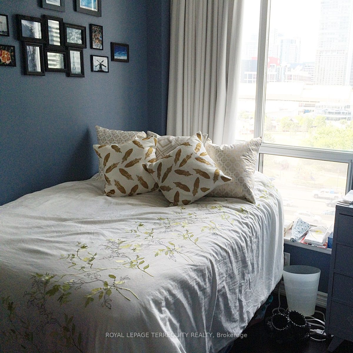 228 Queens Quay W, #1202