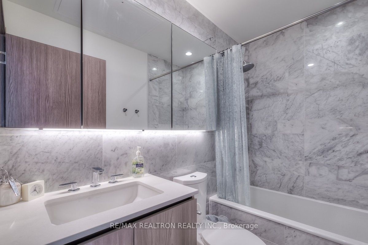 17 Bathurst Street, #4212