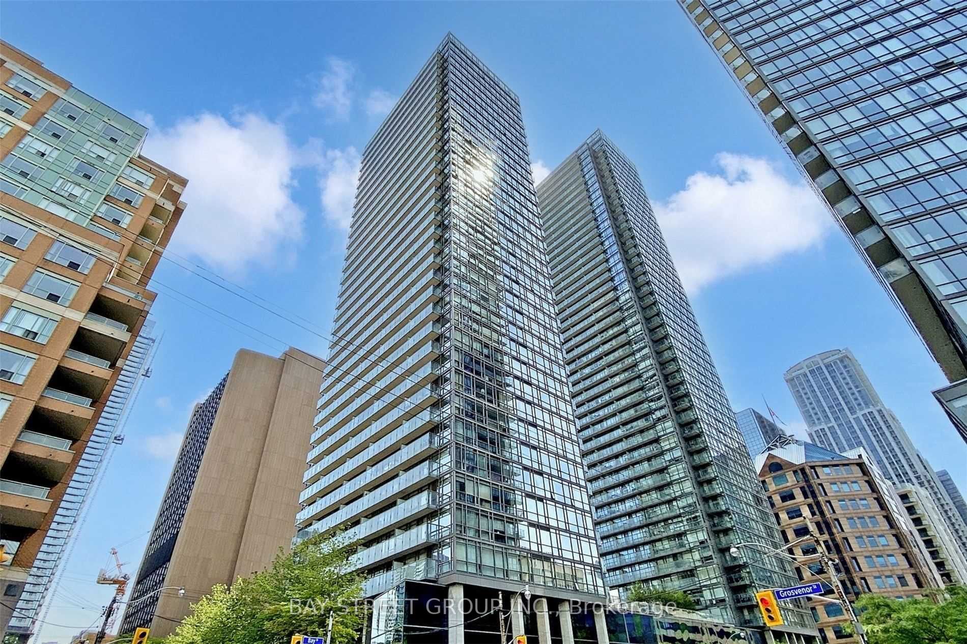 37 Grosvenor St, #305