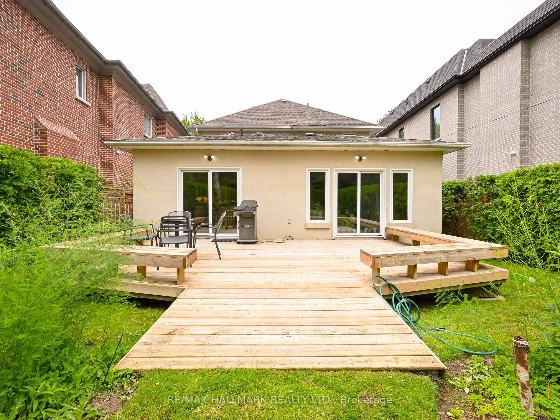 98 Dinnick Cres
